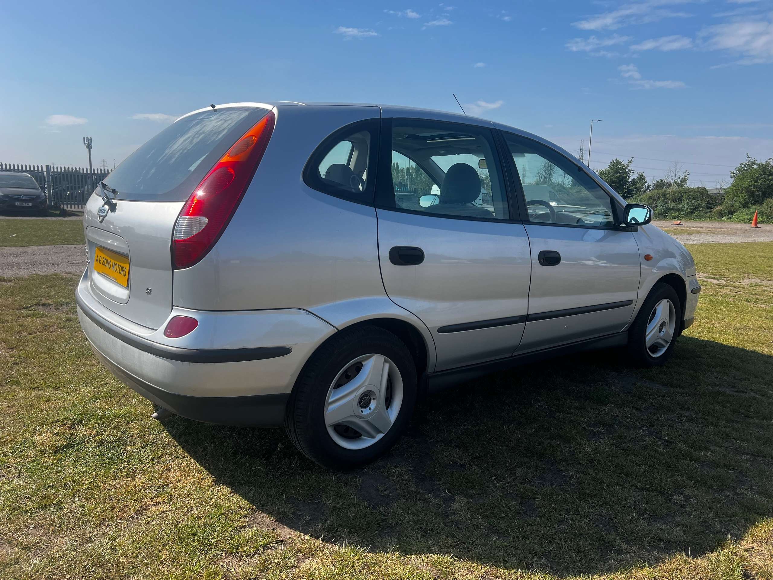 A 2003 NISSAN ALMERA TINO 1.8 S MPV 5dr Petrol Manual (186 g/km, 114 bhp) A 2003 NISSAN ALMERA TINO 1.8 S MPV 5dr Petrol Manual (186 g/km, 114 bhp)