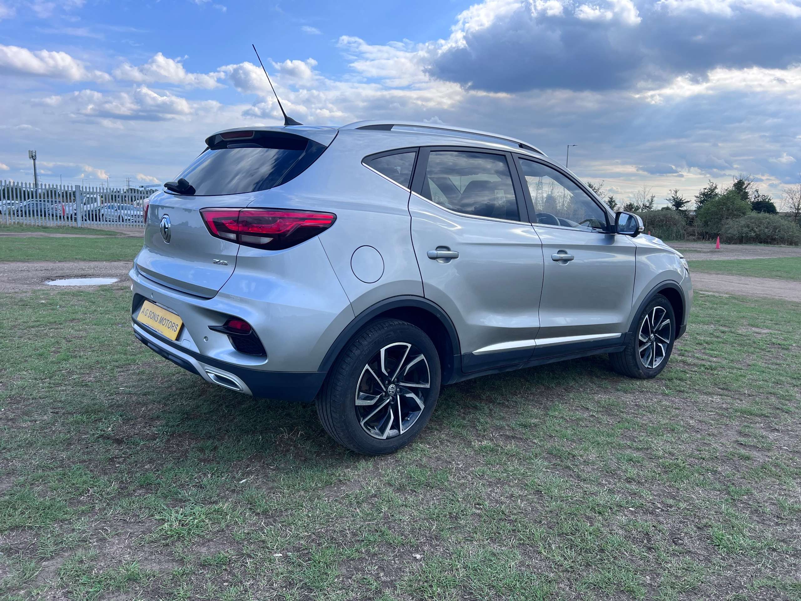 2023 MG ZS 2023 MG ZS