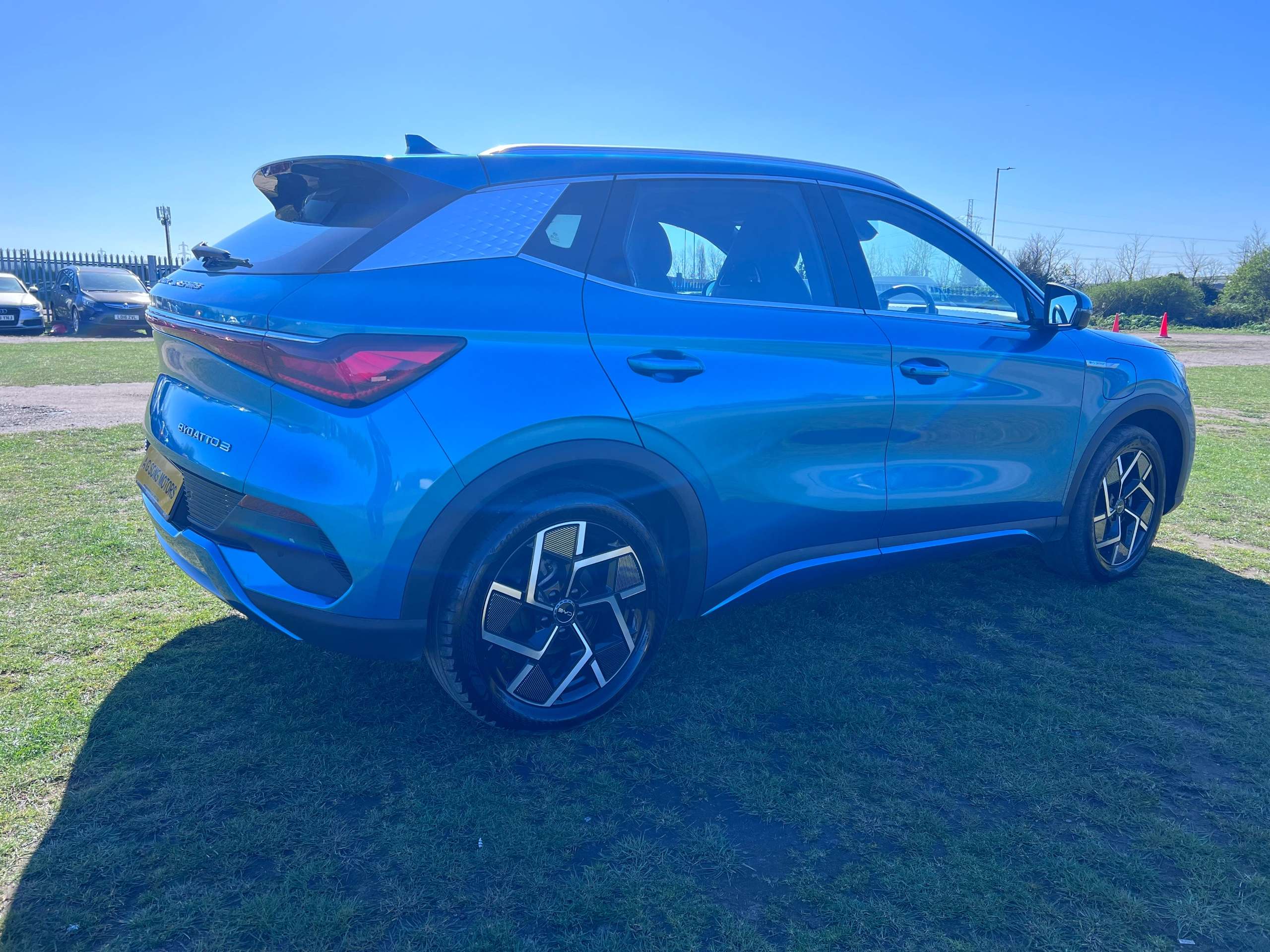 A 2024 BYD ATTO 3 60.48kWh Comfort SUV 5dr Electric Auto (204 ps) A 2024 BYD ATTO 3 60.48kWh Comfort SUV 5dr Electric Auto (204 ps)