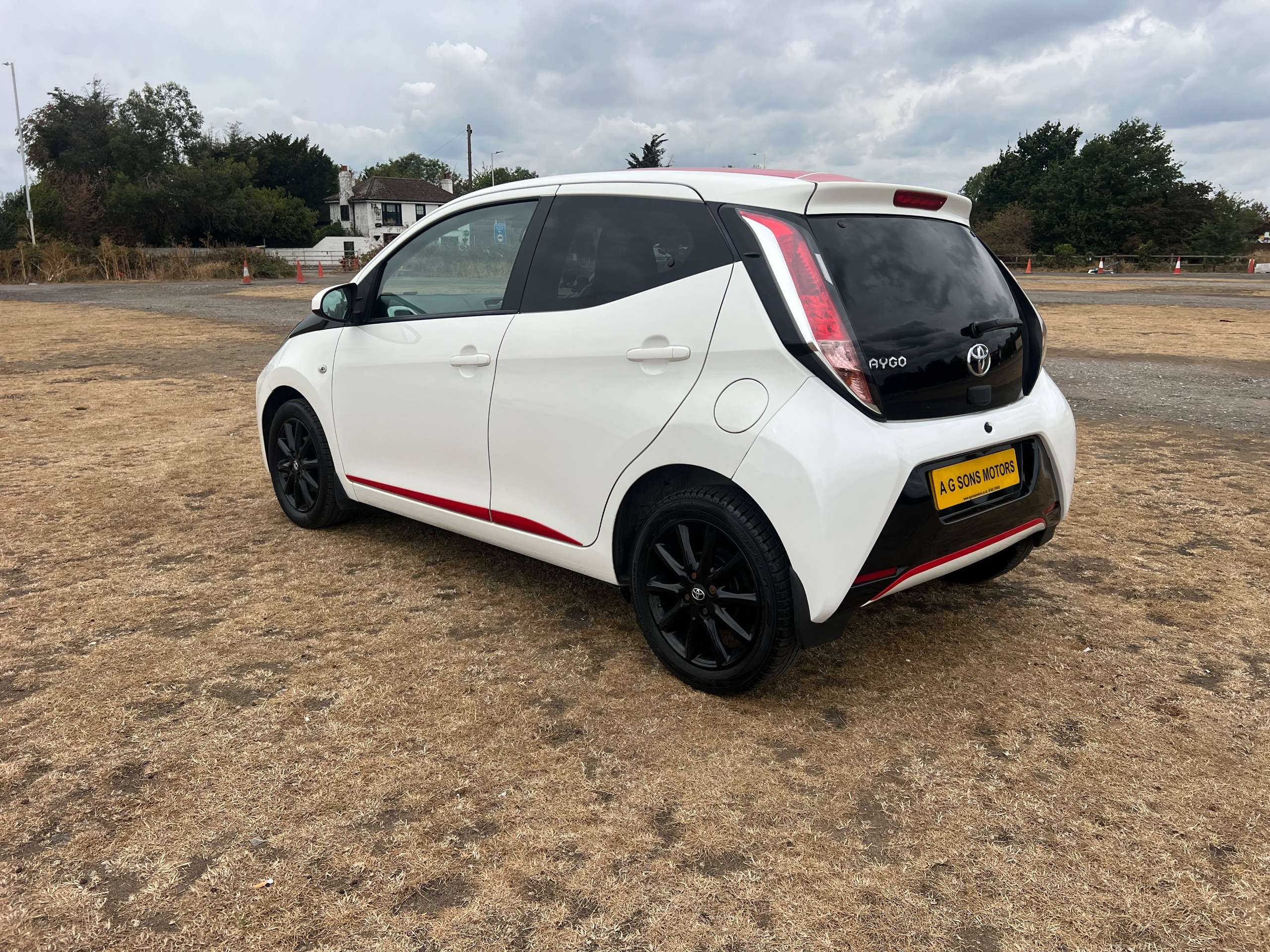 A 2018 TOYOTA AYGO 1.0 VVT-i x-press Hatchback 5dr Petrol x-shift Euro 6 (68 ps) A 2018 TOYOTA AYGO 1.0 VVT-i x-press Hatchback 5dr Petrol x-shift Euro 6 (68 ps)