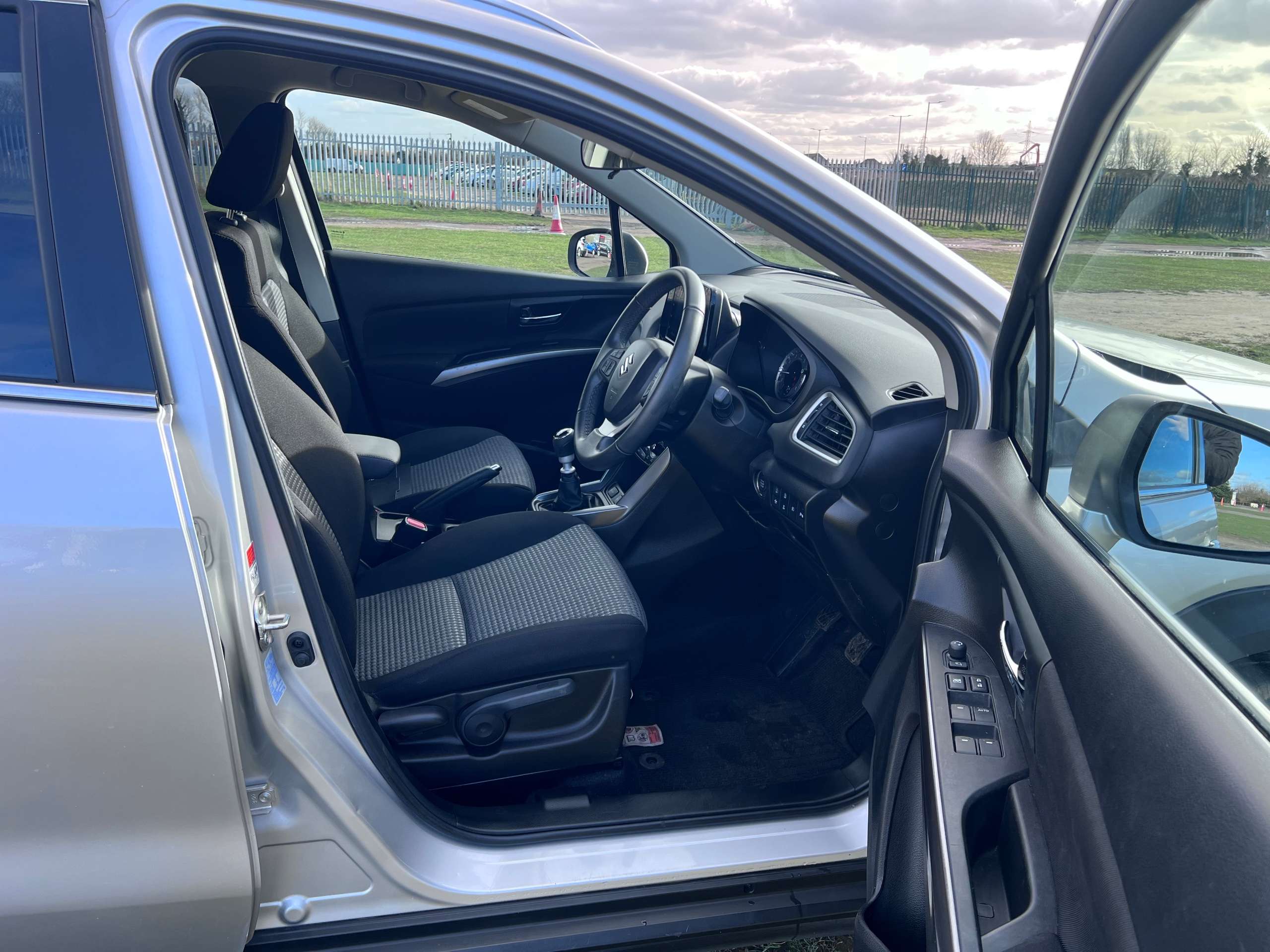 2023 SUZUKI SX4 2023 SUZUKI SX4