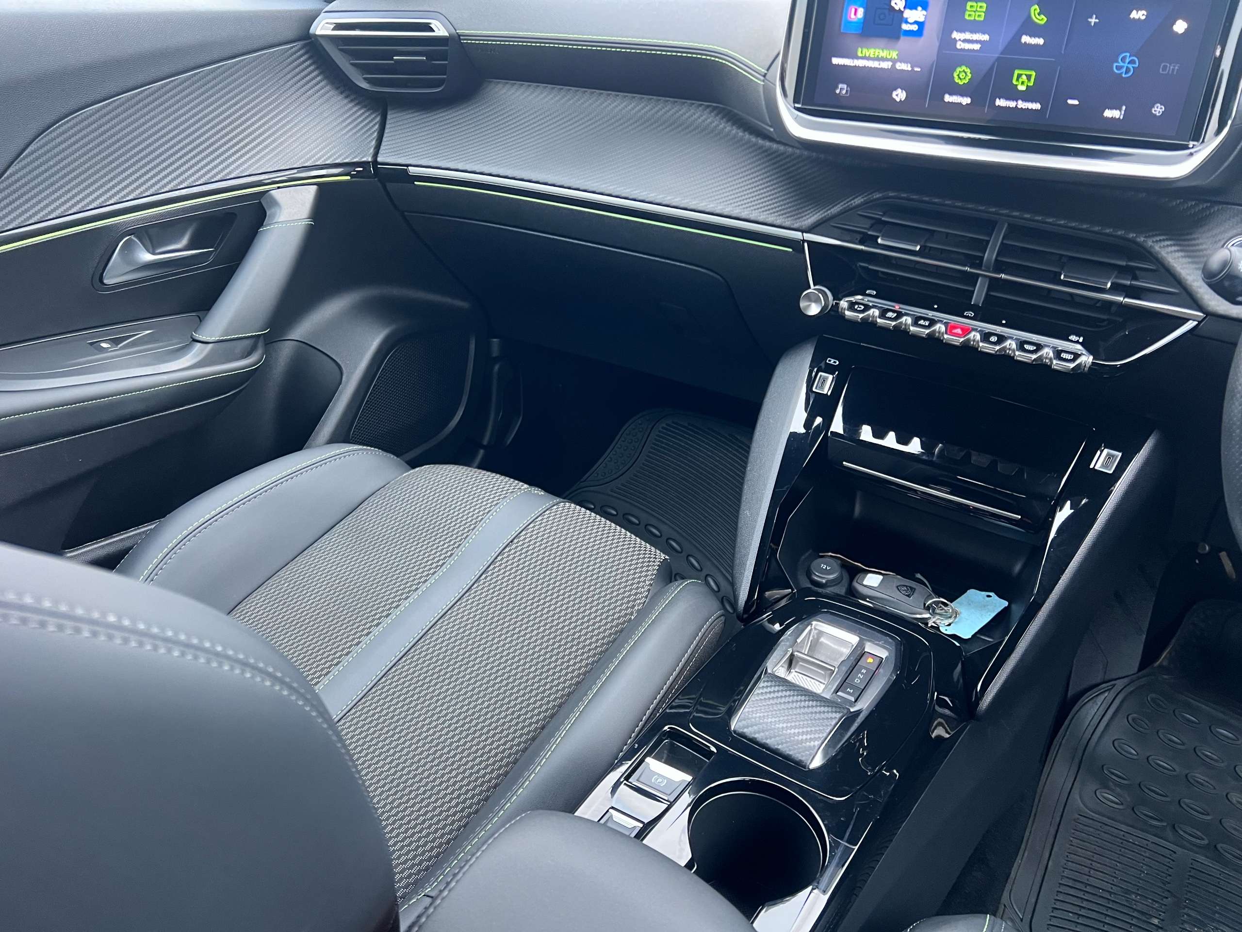 2024 PEUGEOT 2008 2024 PEUGEOT 2008