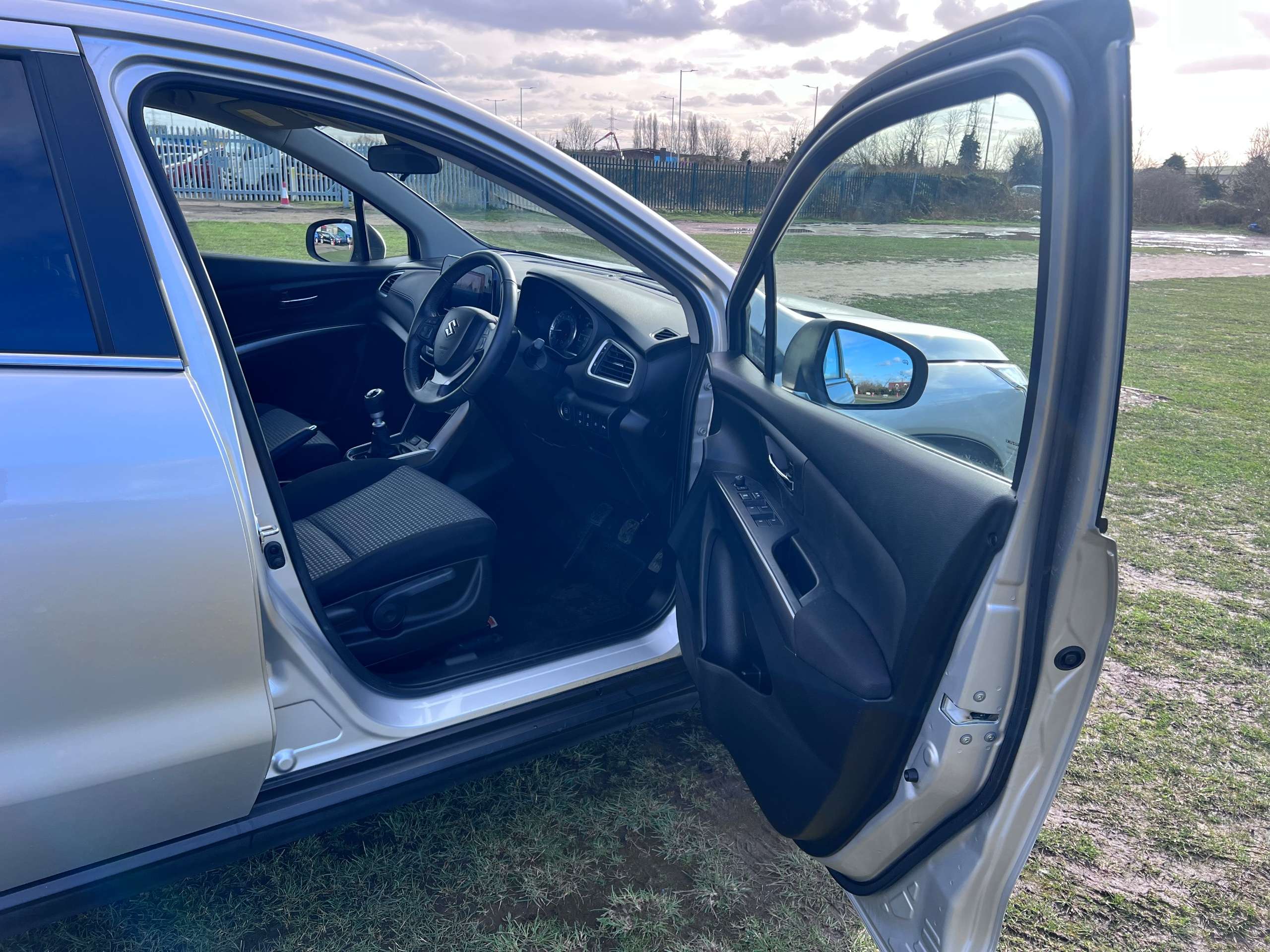 2023 SUZUKI SX4 2023 SUZUKI SX4