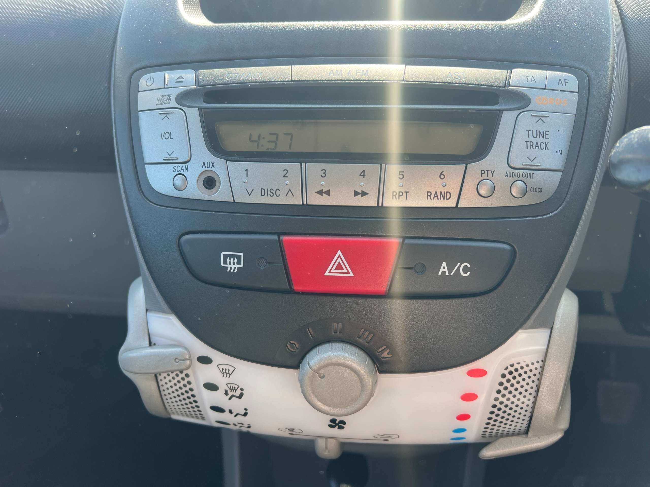2011 TOYOTA AYGO 2011 TOYOTA AYGO