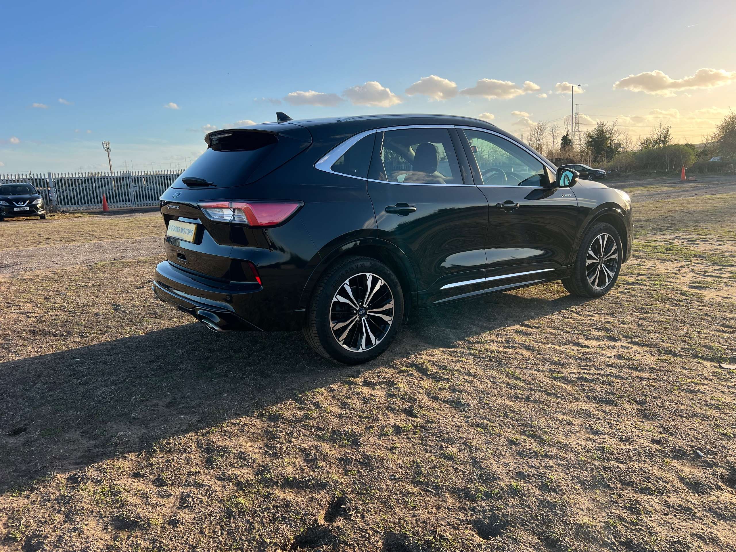 A 2020 FORD KUGA 2.0 EcoBlue Vignale SUV 5dr Diesel Auto AWD Euro 6 (s/s) (190 ps) A 2020 FORD KUGA 2.0 EcoBlue Vignale SUV 5dr Diesel Auto AWD Euro 6 (s/s) (190 ps)