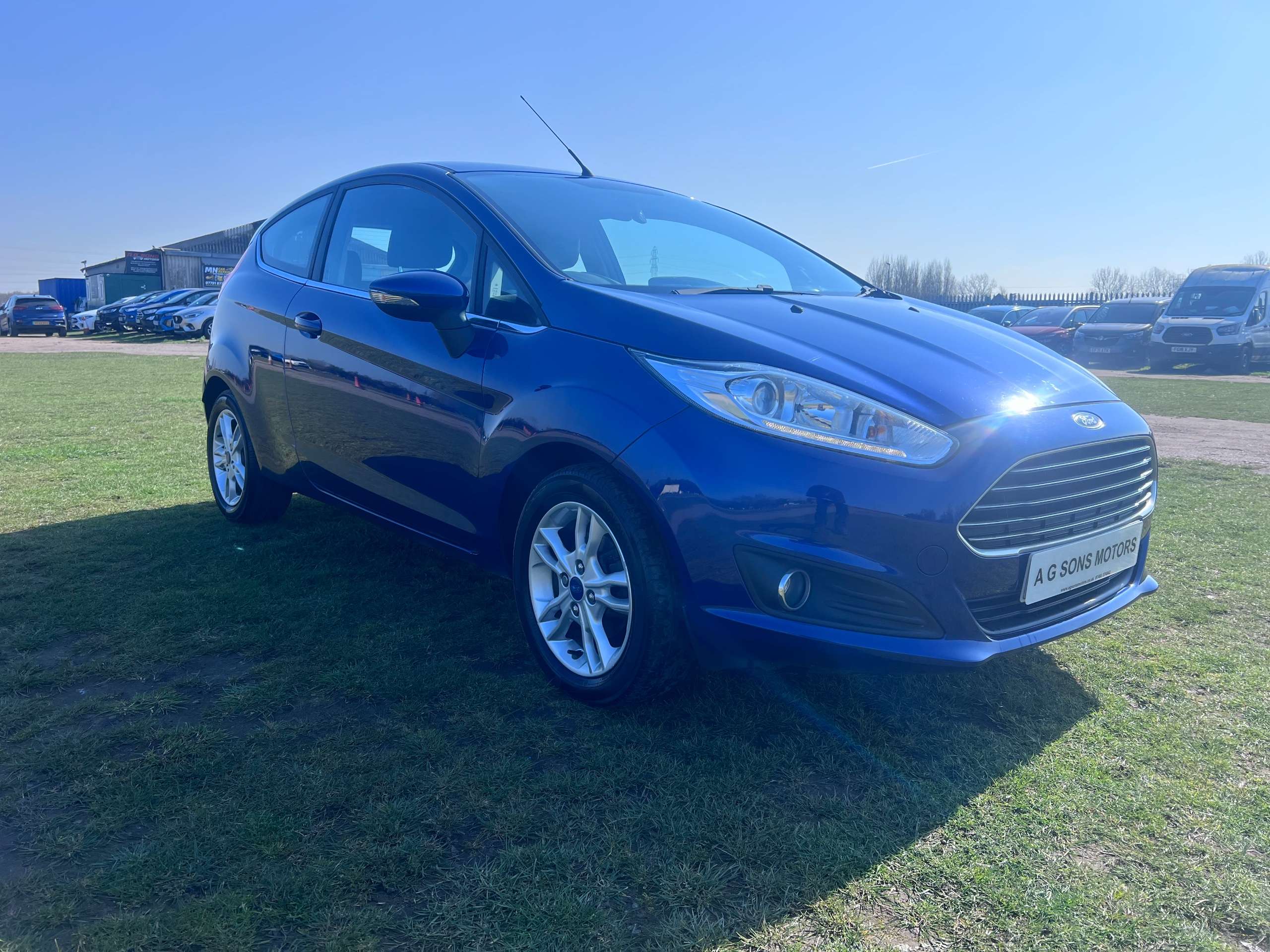 A 2016 FORD FIESTA 1.25 Zetec Hatchback 3dr Petrol Manual Euro 6 (82 ps) A 2016 FORD FIESTA 1.25 Zetec Hatchback 3dr Petrol Manual Euro 6 (82 ps)
