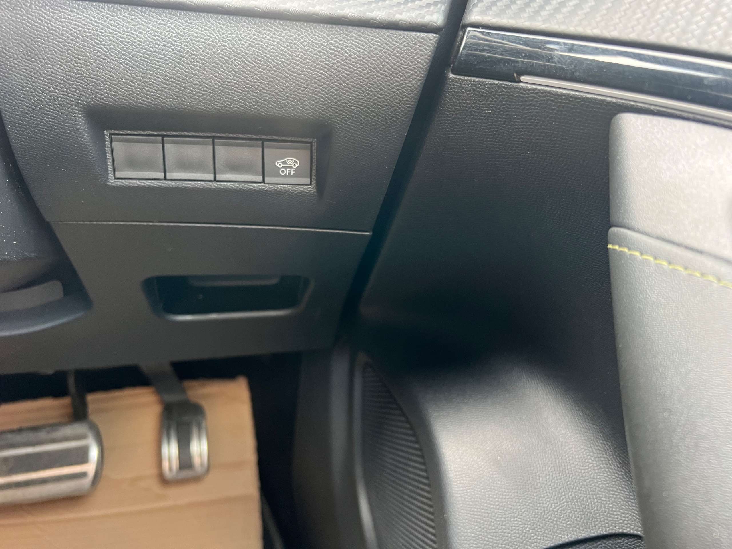 2024 PEUGEOT 2008 2024 PEUGEOT 2008