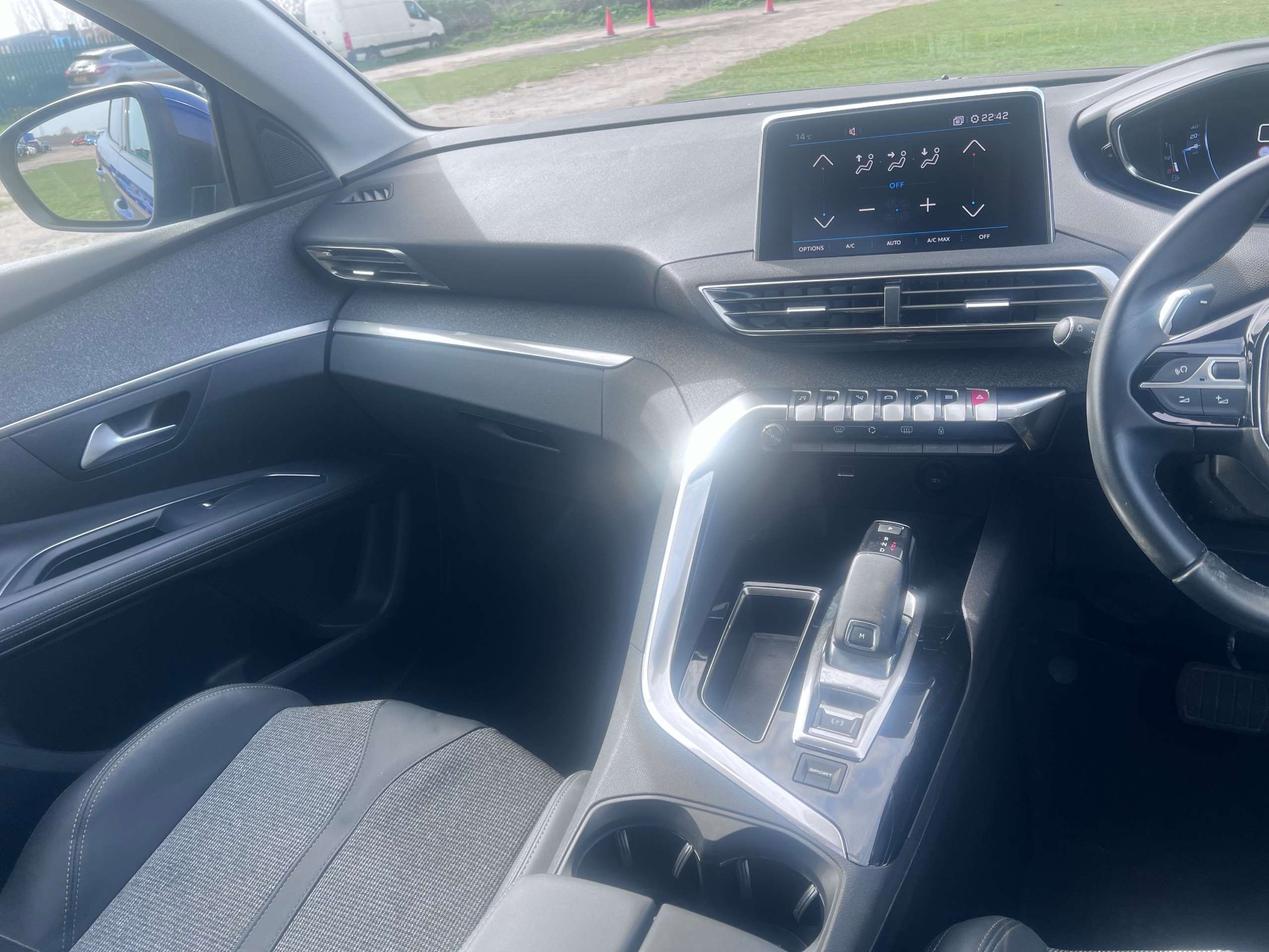 2020 PEUGEOT 3008 2020 PEUGEOT 3008