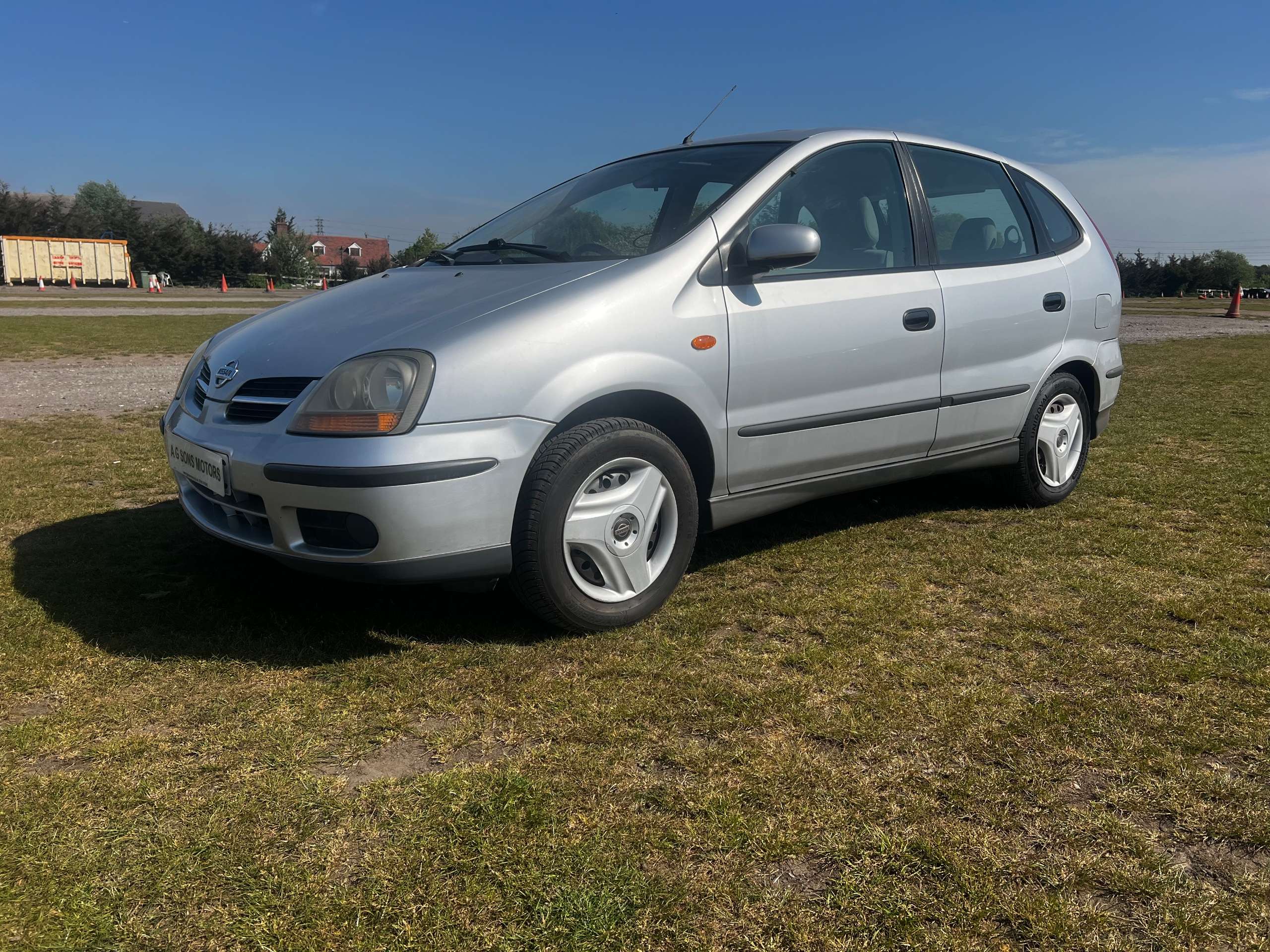 A 2003 NISSAN ALMERA TINO 1.8 S MPV 5dr Petrol Manual (186 g/km, 114 bhp) A 2003 NISSAN ALMERA TINO 1.8 S MPV 5dr Petrol Manual (186 g/km, 114 bhp)