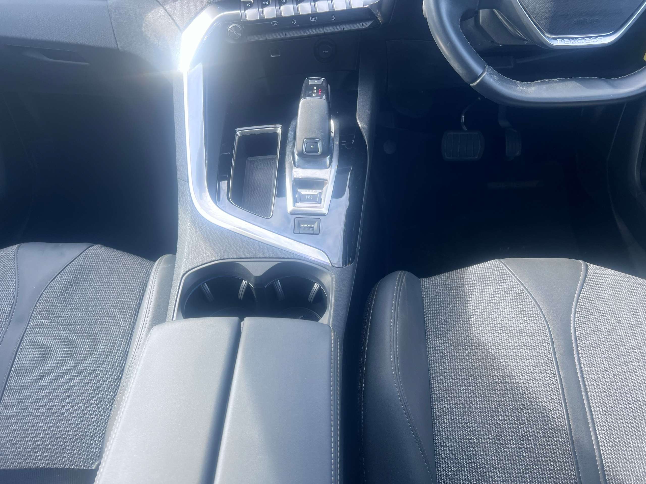 2020 PEUGEOT 3008 2020 PEUGEOT 3008