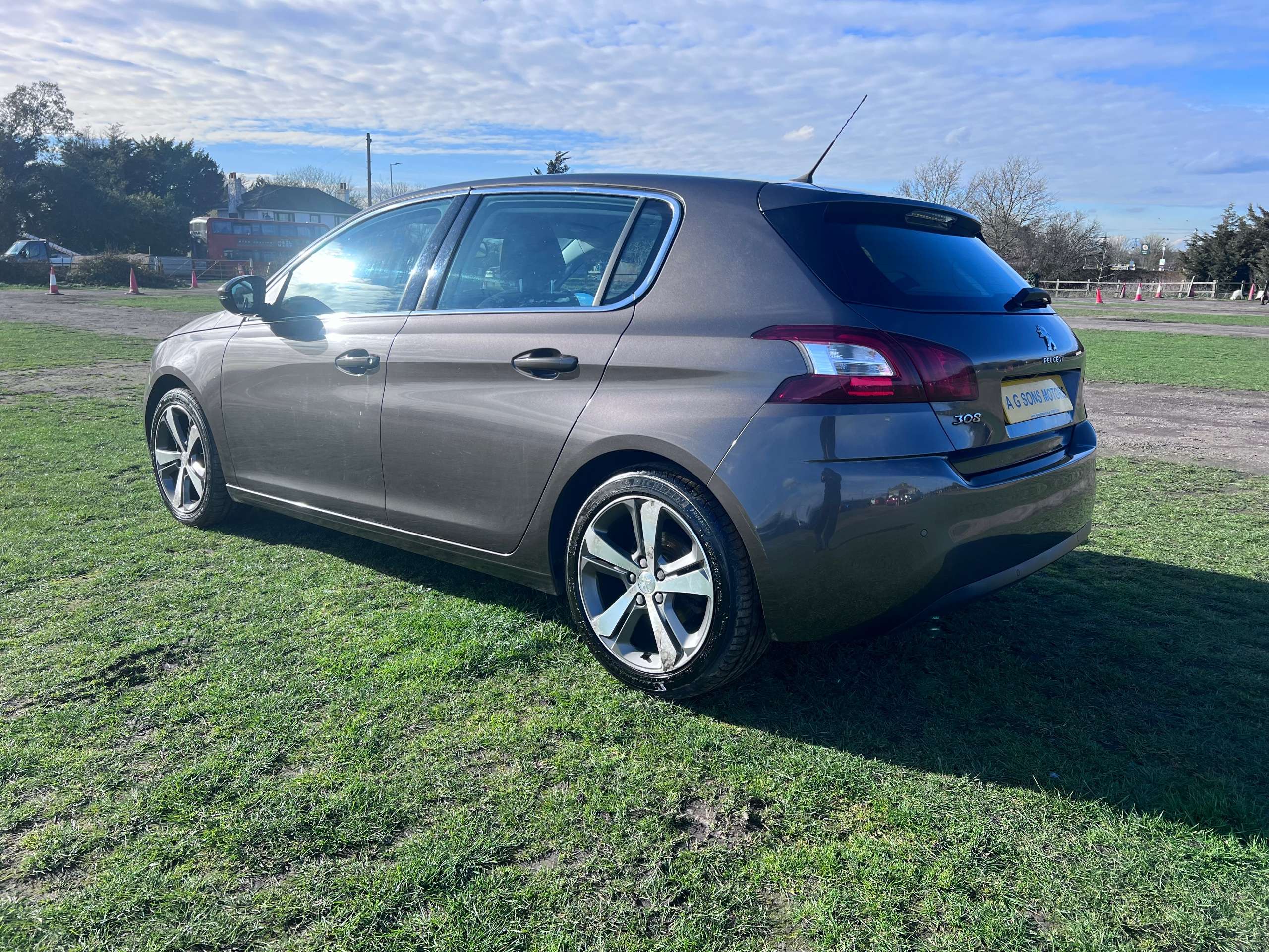 A 2014 PEUGEOT 308 1.6 THP Allure Hatchback 5dr Petrol Manual Euro 5 (125 ps) A 2014 PEUGEOT 308 1.6 THP Allure Hatchback 5dr Petrol Manual Euro 5 (125 ps)