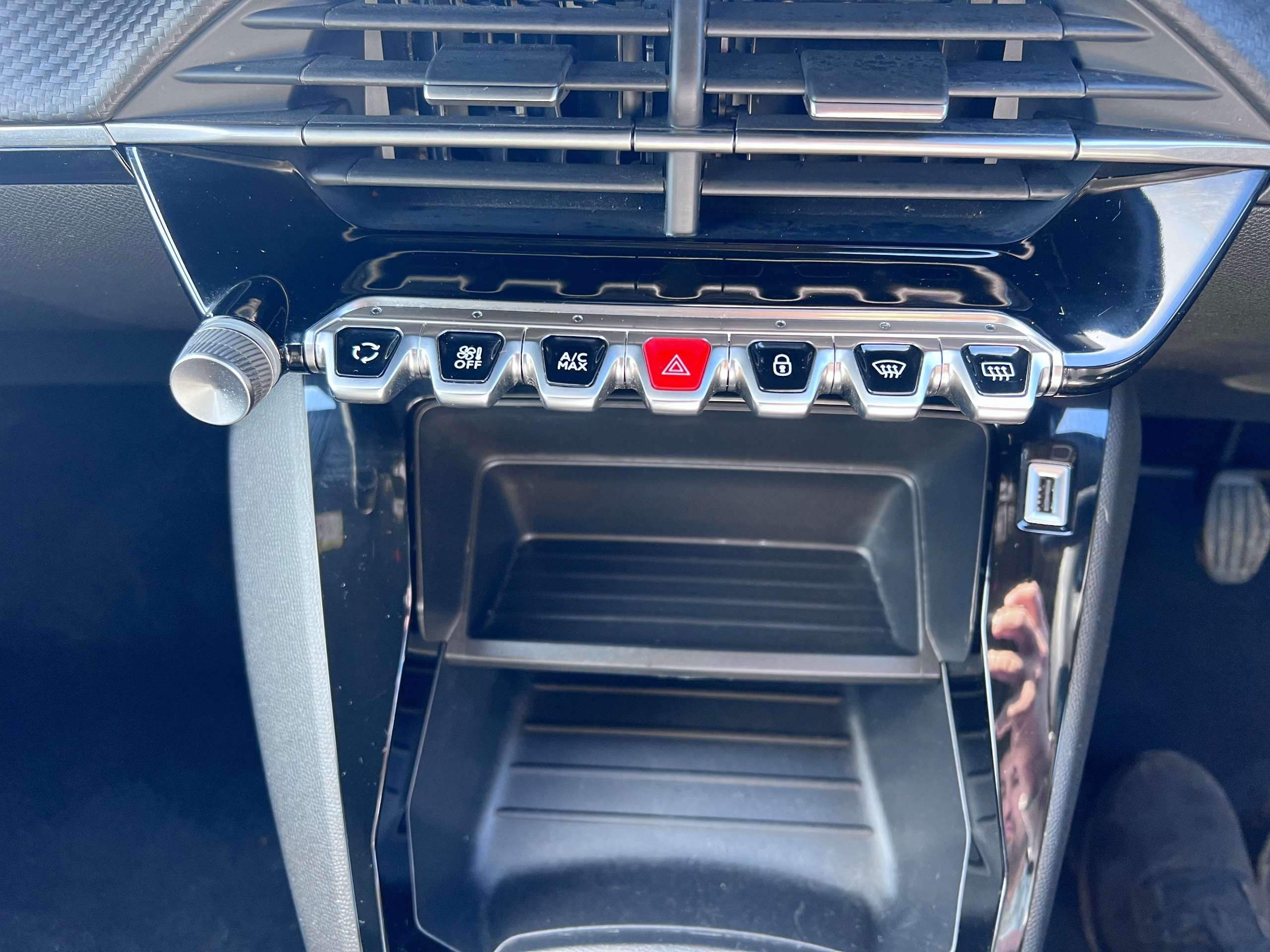 2023 PEUGEOT 2008 2023 PEUGEOT 2008