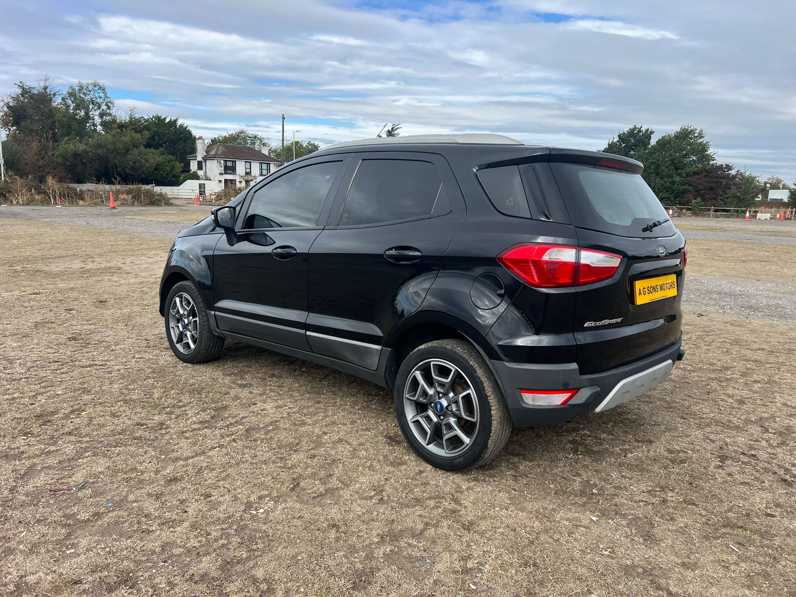 A 2017 FORD ECOSPORT 1.5 Titanium SUV 5dr Petrol Powershift 2WD Euro 5 (112 ps) A 2017 FORD ECOSPORT 1.5 Titanium SUV 5dr Petrol Powershift 2WD Euro 5 (112 ps)