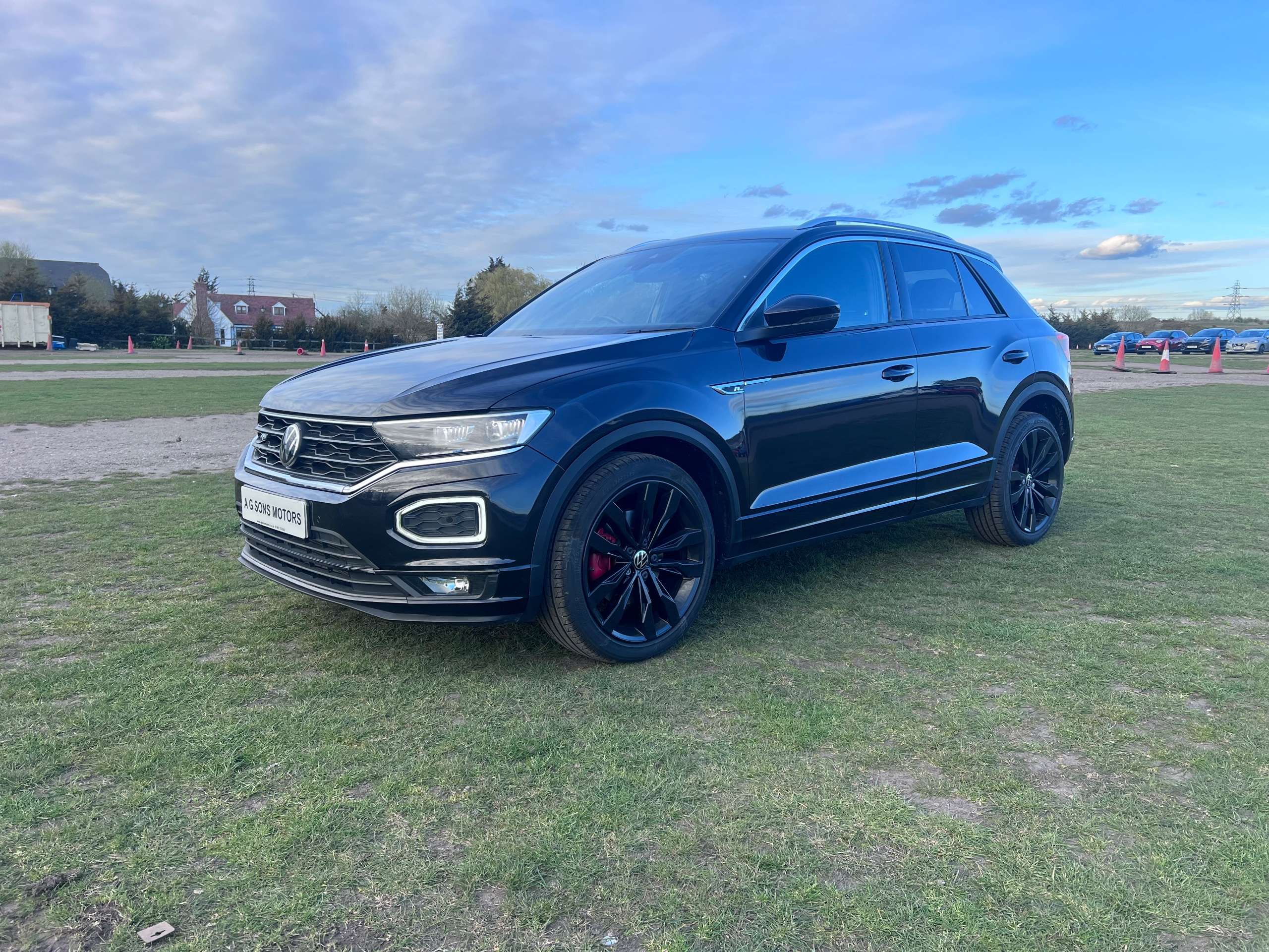 A 2021 VOLKSWAGEN T-ROC 1.5 TSI GPF EVO R-Line SUV 5dr Petrol DSG Euro 6 (s/s) (150 ps) A 2021 VOLKSWAGEN T-ROC 1.5 TSI GPF EVO R-Line SUV 5dr Petrol DSG Euro 6 (s/s) (150 ps)