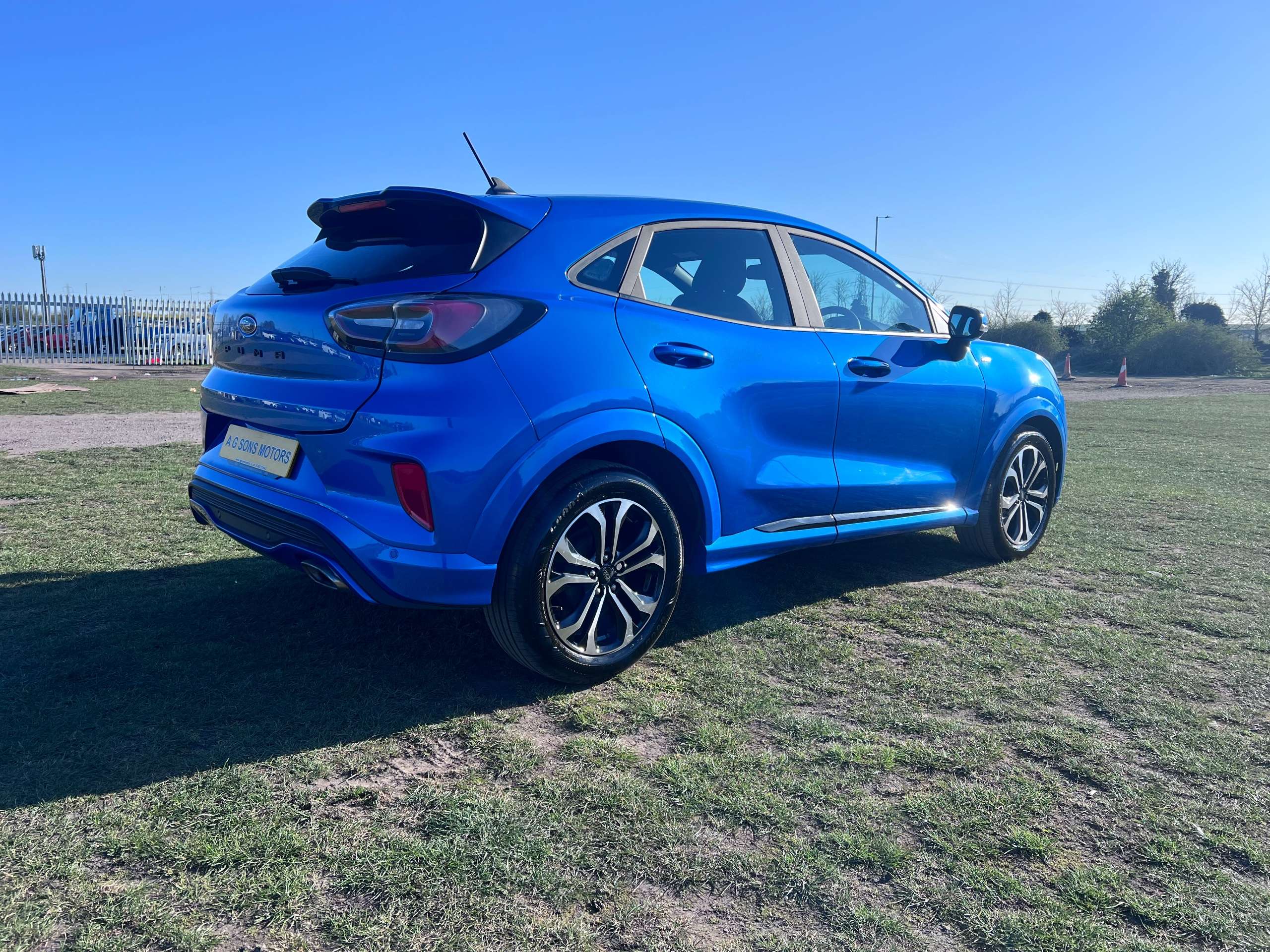 A 2024 FORD PUMA ST-LINE MHEV 5-Door A 2024 FORD PUMA ST-LINE MHEV 5-Door