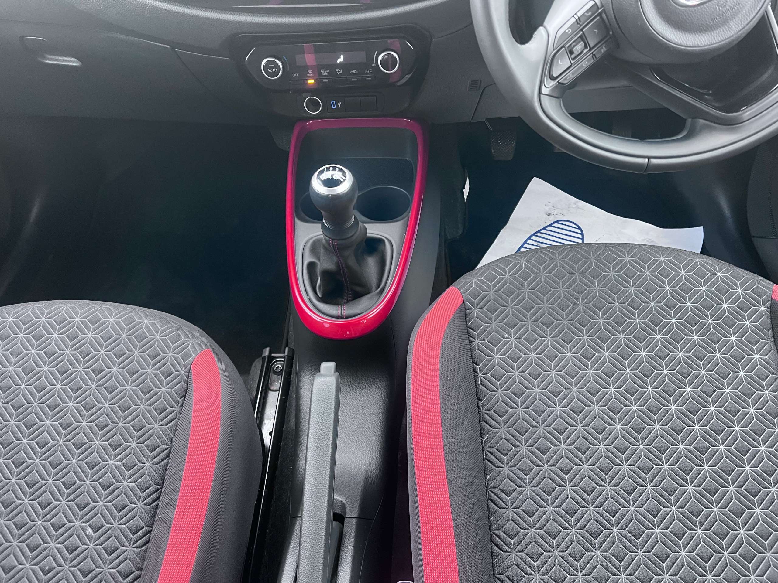 2025 TOYOTA AYGO X 2025 TOYOTA AYGO X