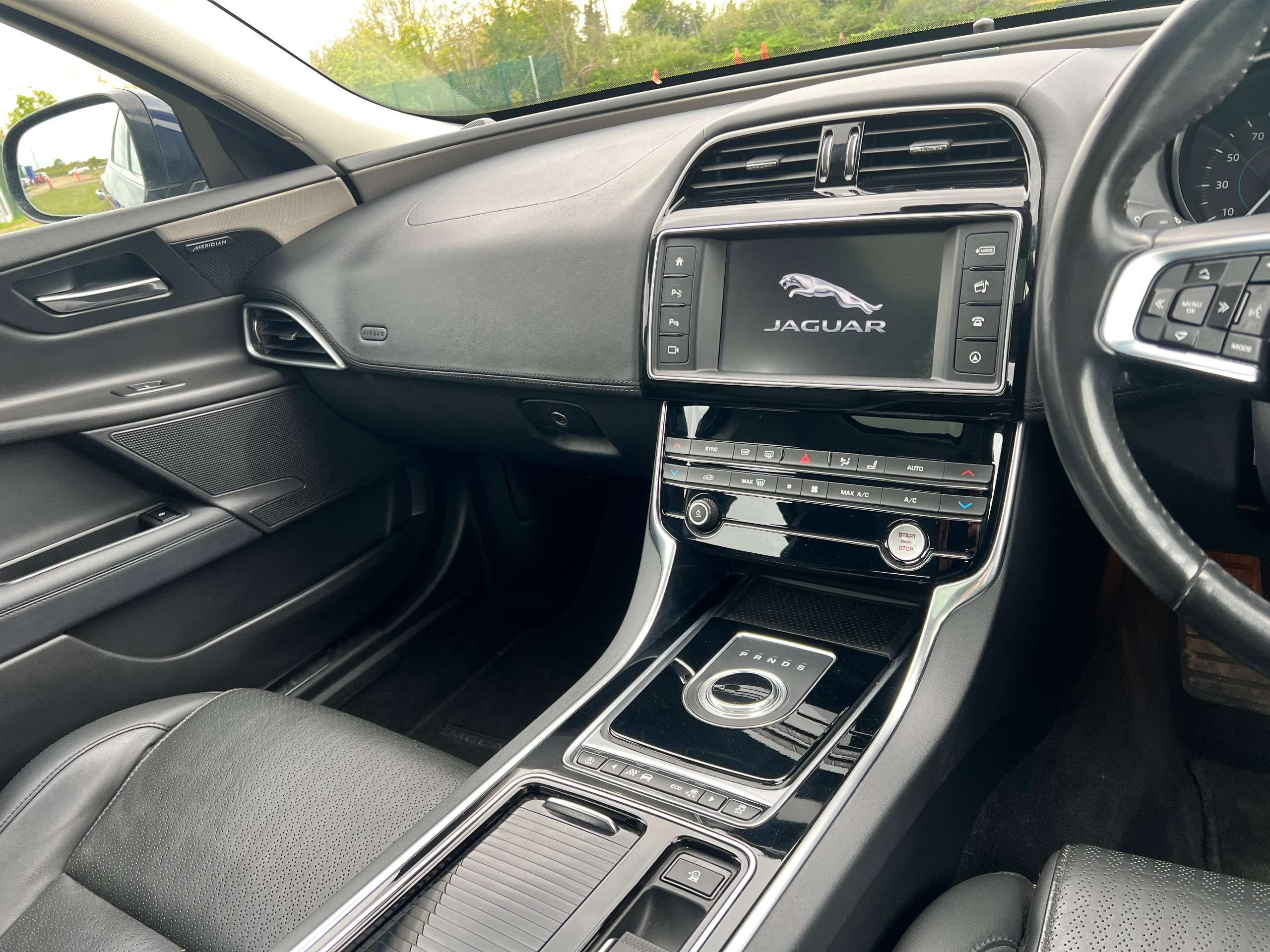 2017 JAGUAR XE 2017 JAGUAR XE