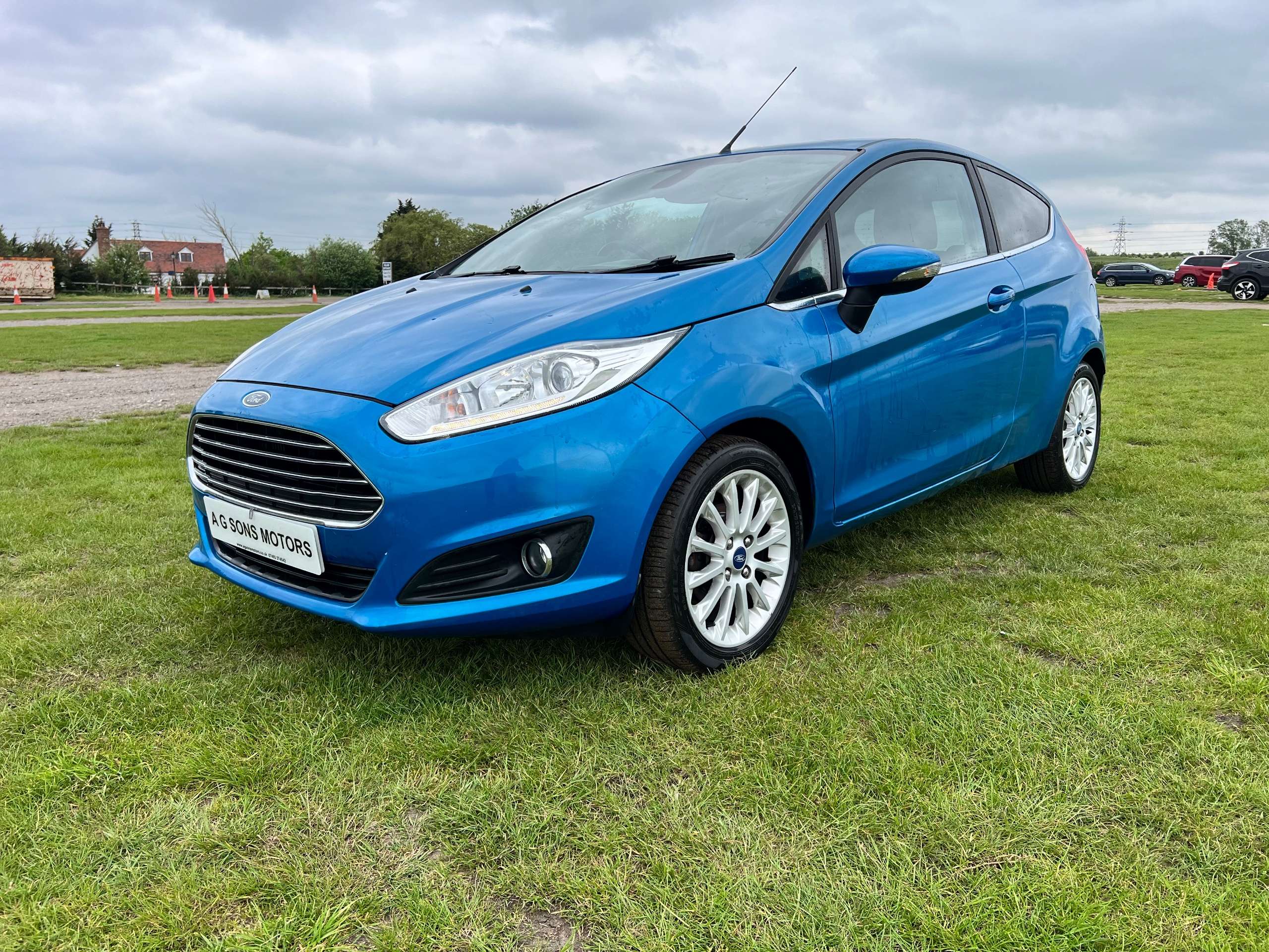 A 2015 FORD FIESTA TITANIUM X A 2015 FORD FIESTA TITANIUM X