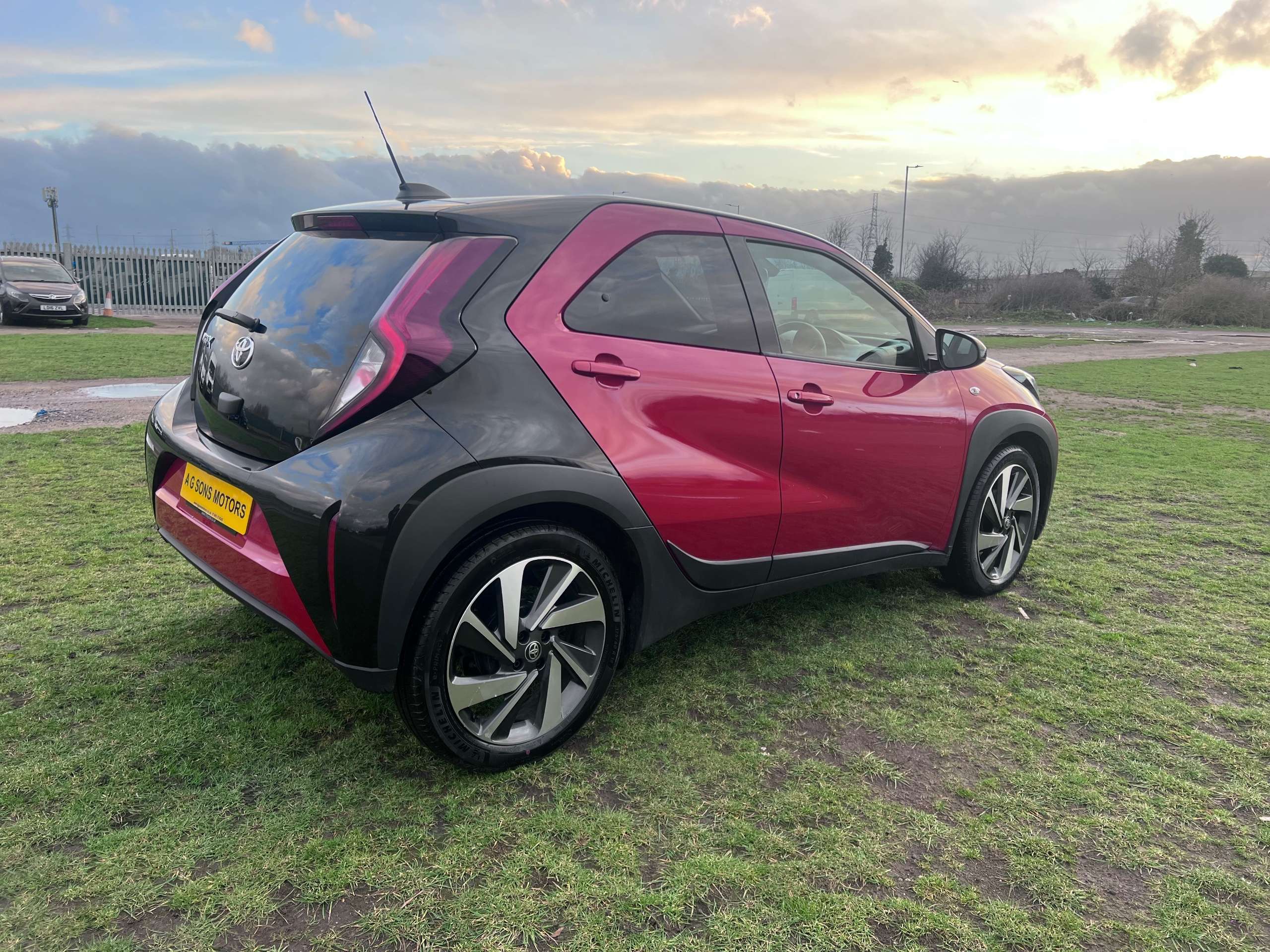 A 2025 TOYOTA AYGO X 1.0 VVT-i Edge Hatchback 5dr Petrol Manual Euro 6 (s/s) (72 ps) A 2025 TOYOTA AYGO X 1.0 VVT-i Edge Hatchback 5dr Petrol Manual Euro 6 (s/s) (72 ps)