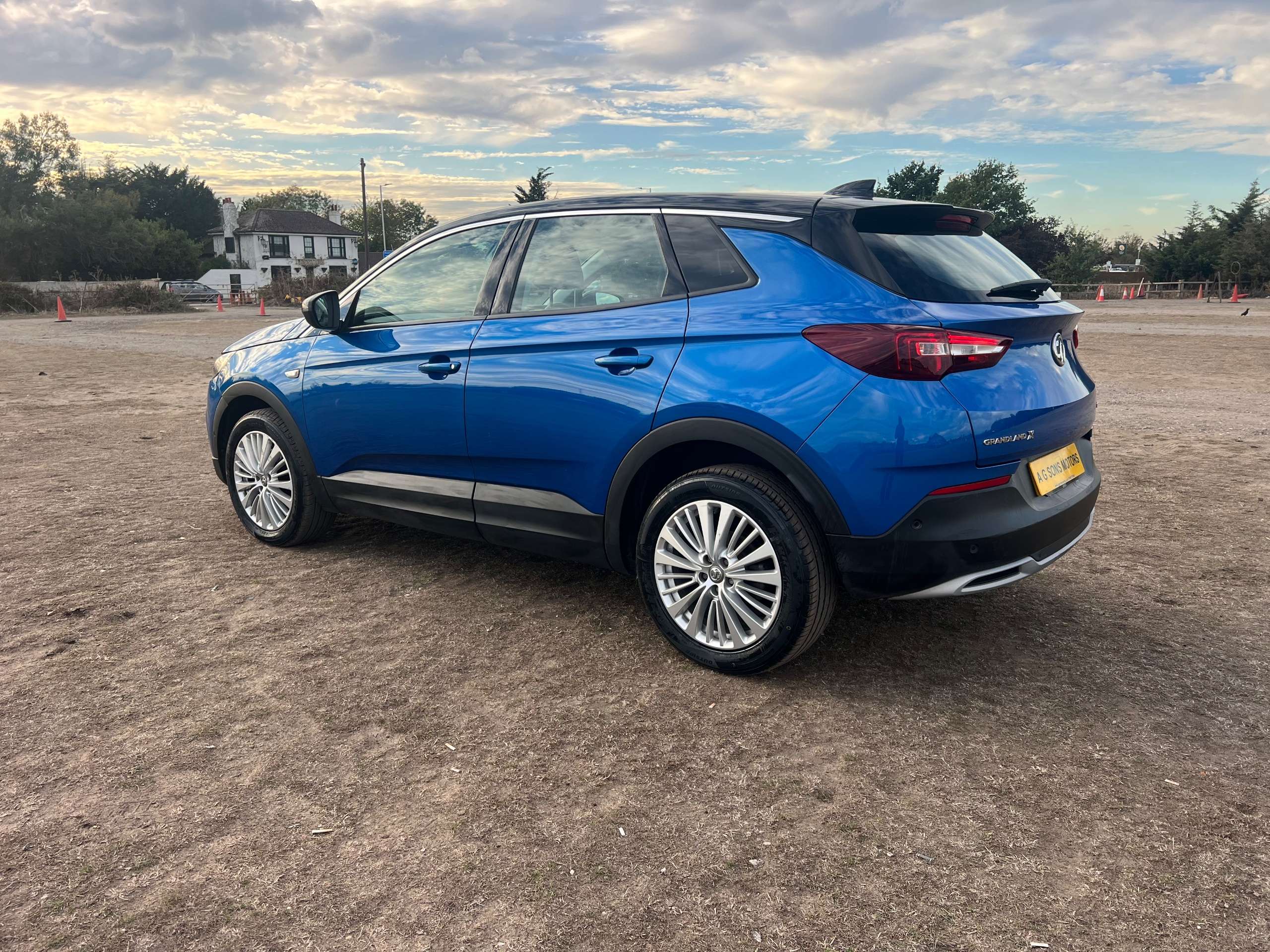 A 2019 VAUXHALL GRANDLAND X 1.5 Turbo D BlueInjection Sport Nav SUV 5dr Diesel Auto Euro 6 (s/s) (130 ps) A 2019 VAUXHALL GRANDLAND X 1.5 Turbo D BlueInjection Sport Nav SUV 5dr Diesel Auto Euro 6 (s/s) (130 ps)
