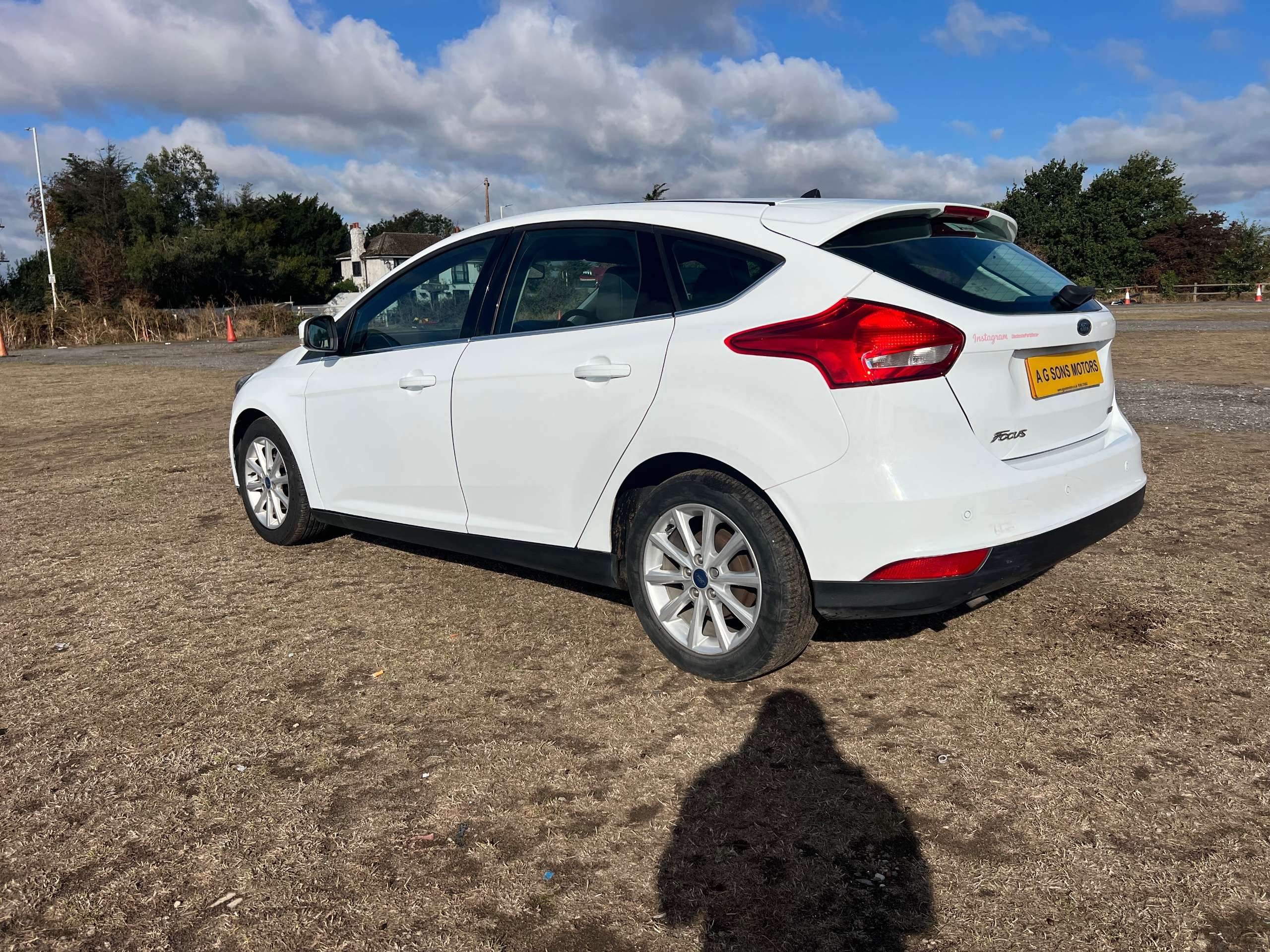 A 2016 FORD FOCUS 1.0T EcoBoost Titanium Hatchback 5dr Petrol Manual Euro 6 (s/s) (125 ps) A 2016 FORD FOCUS 1.0T EcoBoost Titanium Hatchback 5dr Petrol Manual Euro 6 (s/s) (125 ps)