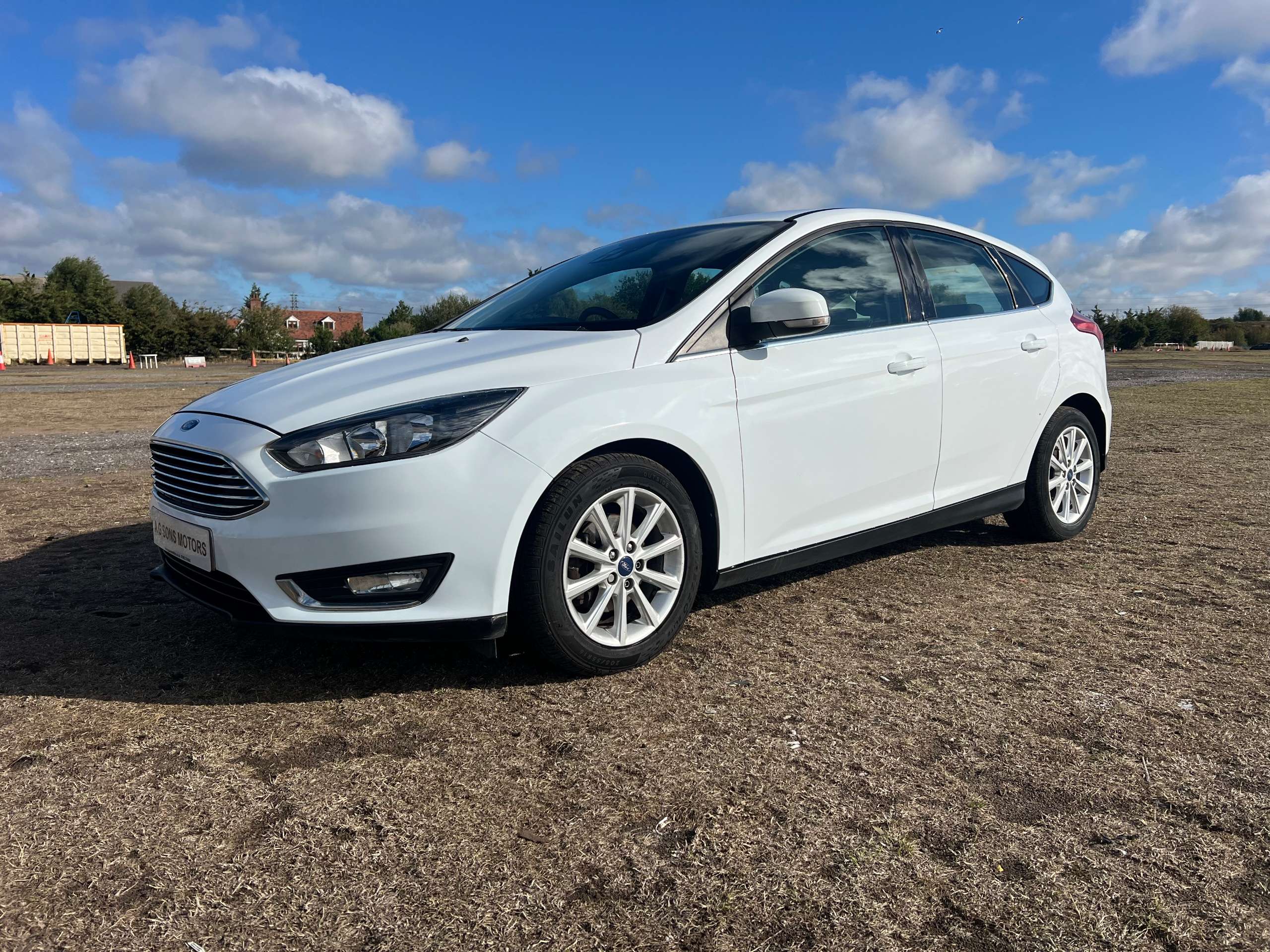 A 2016 FORD FOCUS 1.0T EcoBoost Titanium Hatchback 5dr Petrol Manual Euro 6 (s/s) (125 ps) A 2016 FORD FOCUS 1.0T EcoBoost Titanium Hatchback 5dr Petrol Manual Euro 6 (s/s) (125 ps)