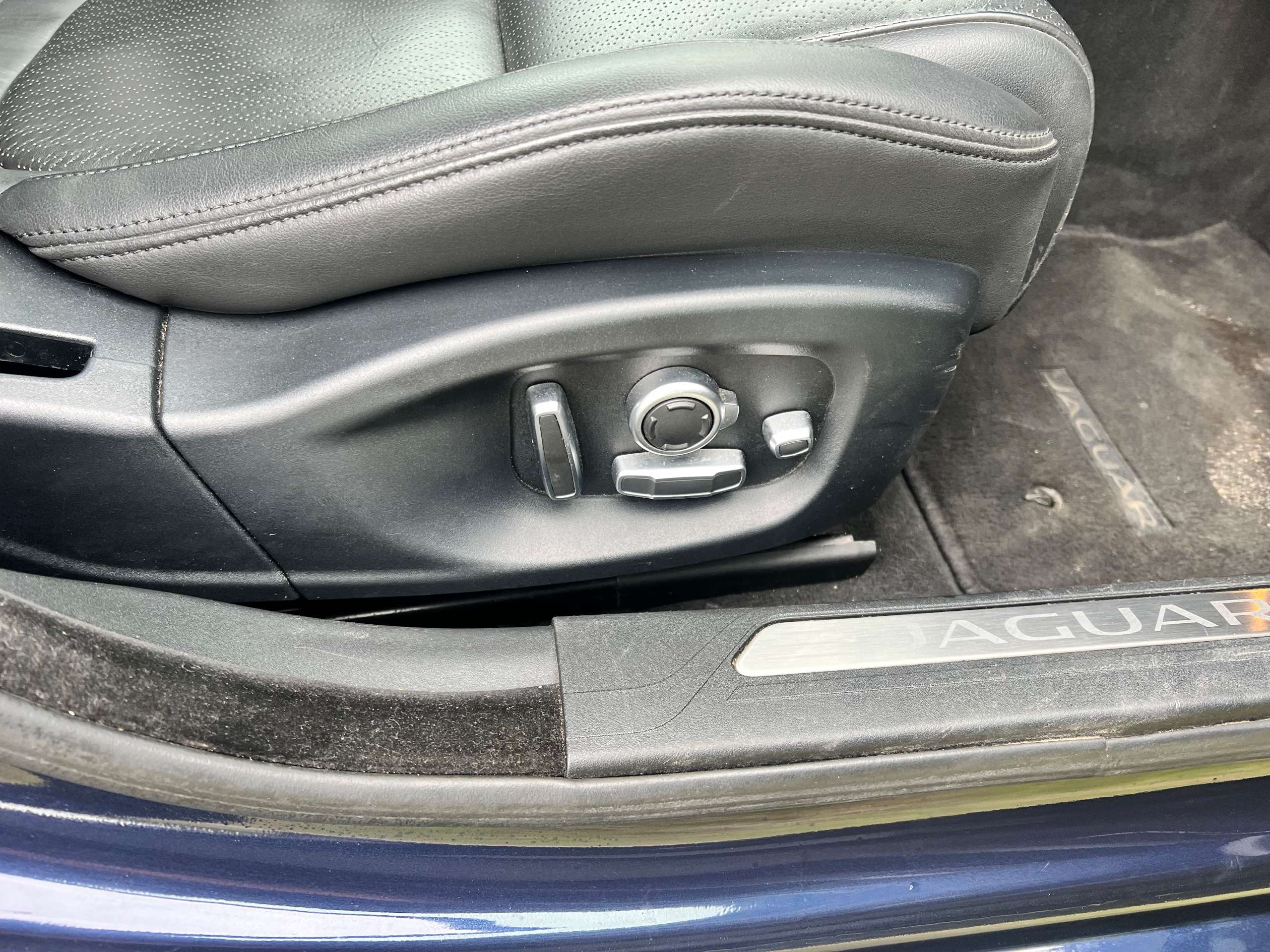 2017 JAGUAR XE 2017 JAGUAR XE