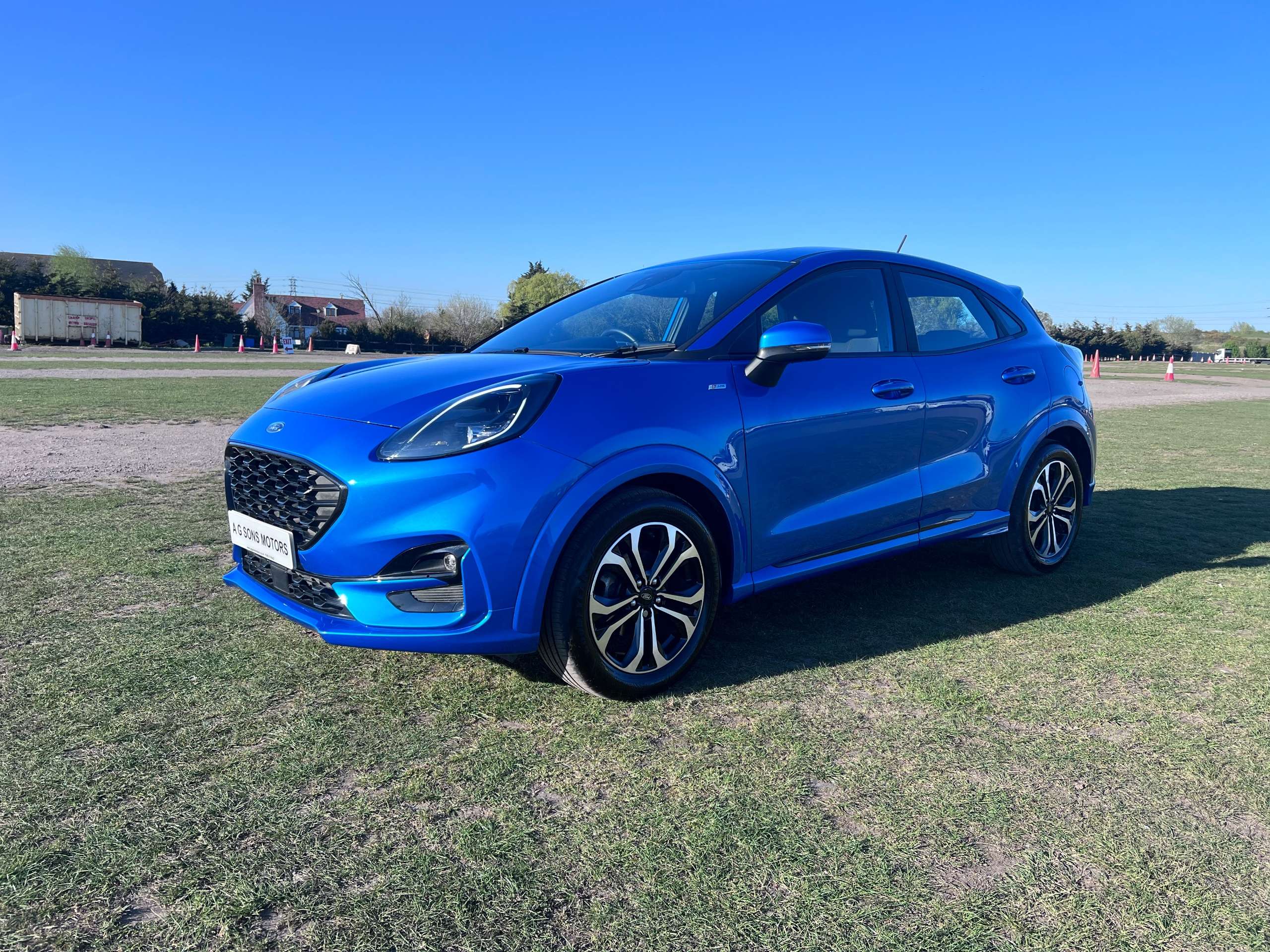 A 2024 FORD PUMA ST-LINE MHEV 5-Door A 2024 FORD PUMA ST-LINE MHEV 5-Door