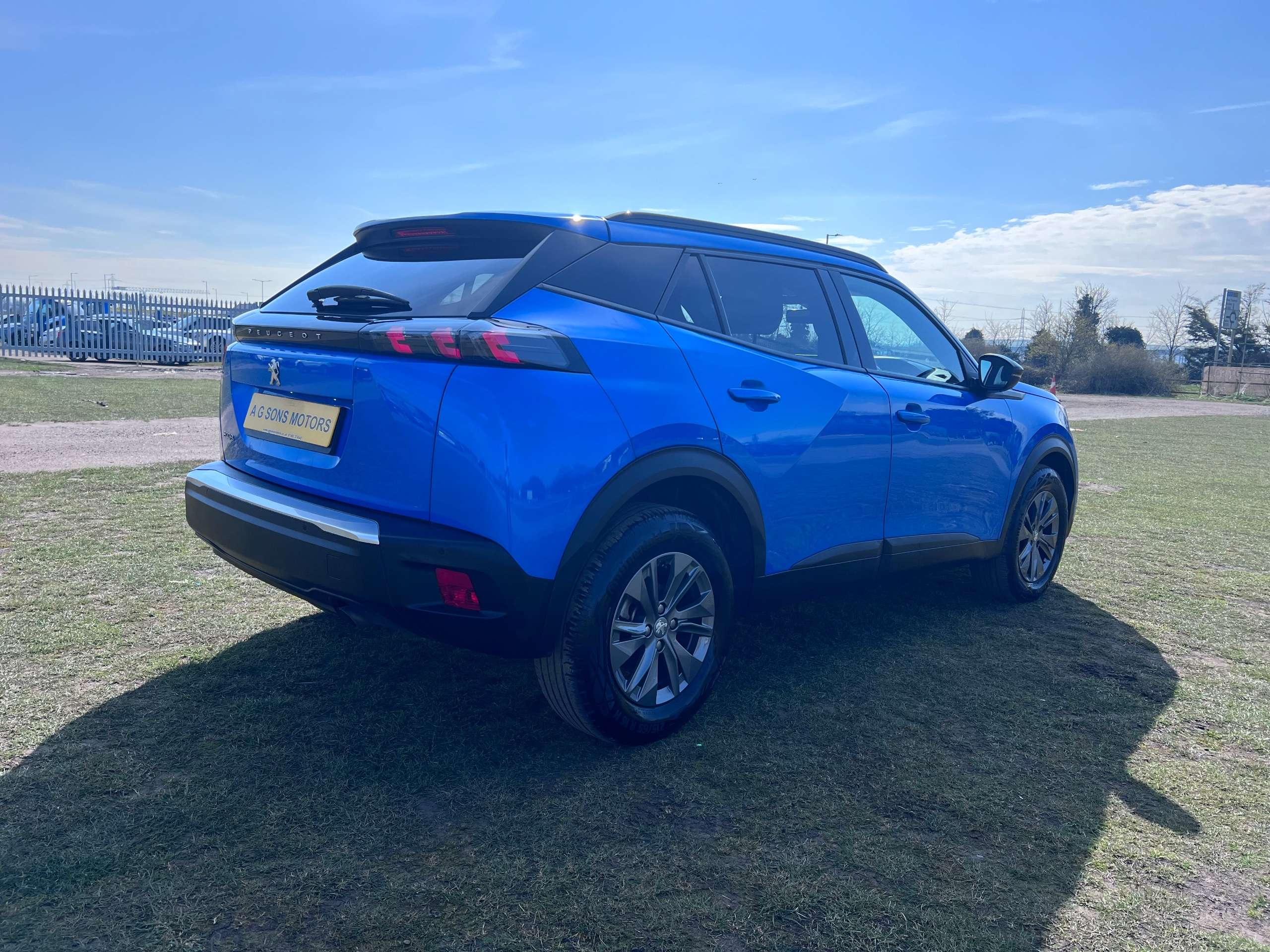 2023 PEUGEOT 2008 2023 PEUGEOT 2008