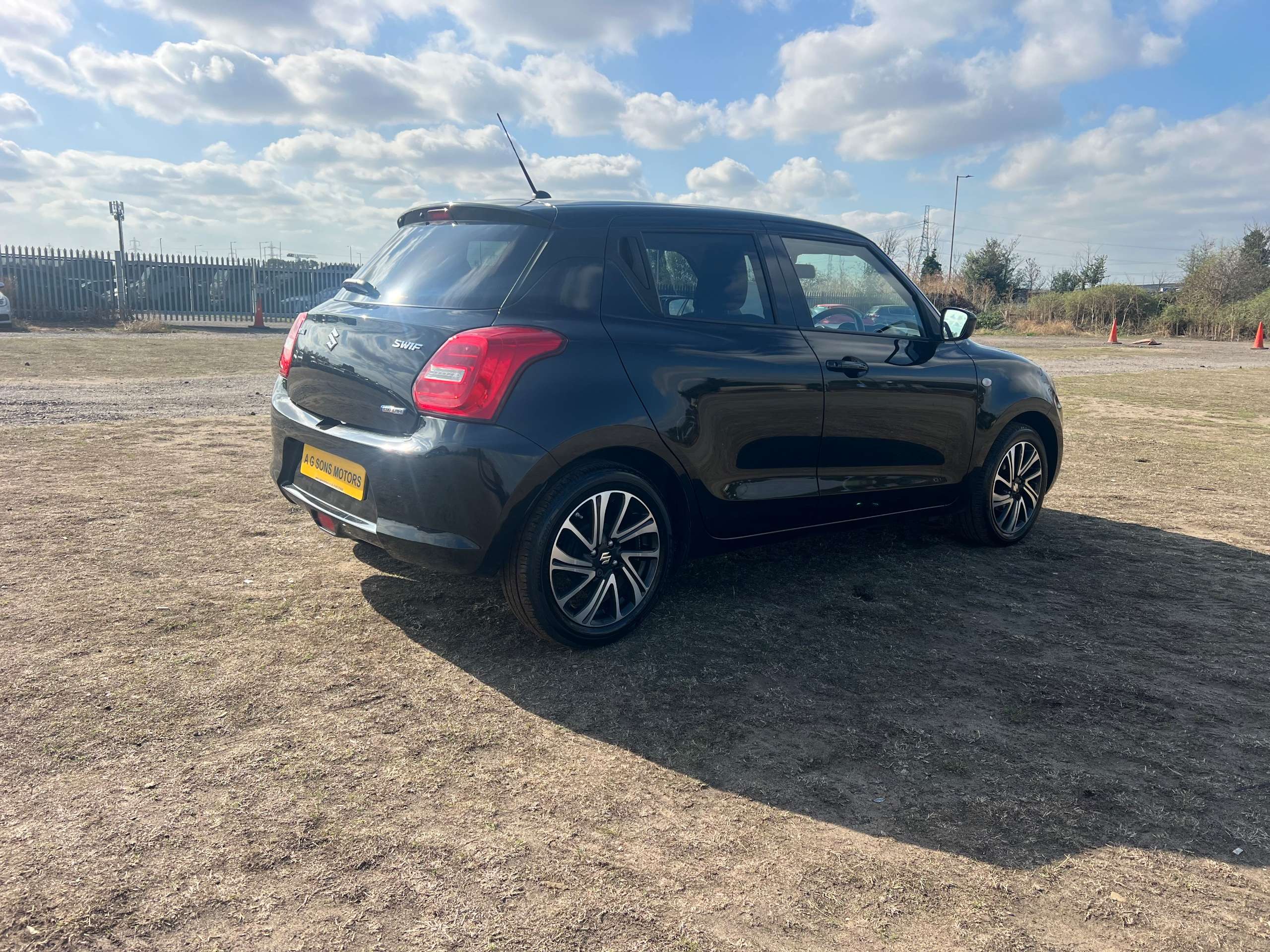 A 2023 SUZUKI SWIFT 1.2 Dualjet MHEV SZ-L Hatchback 5dr Petrol Hybrid Manual Euro 6 (s/s) (83 ps) A 2023 SUZUKI SWIFT 1.2 Dualjet MHEV SZ-L Hatchback 5dr Petrol Hybrid Manual Euro 6 (s/s) (83 ps)