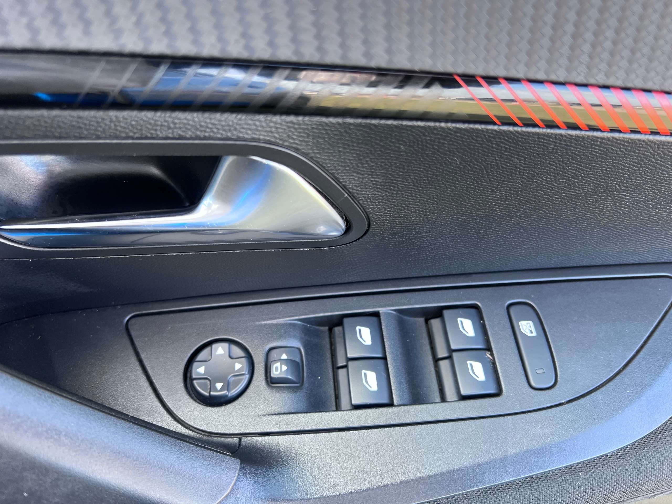 2023 PEUGEOT 2008 2023 PEUGEOT 2008