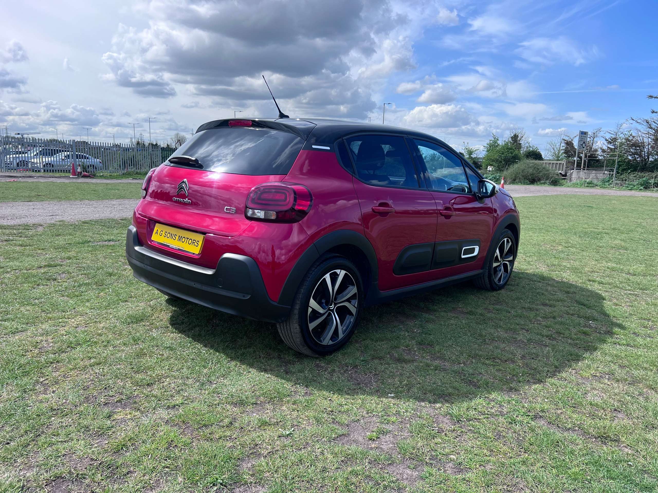 A 2023 CITROEN C3 PURETECH SHINE PLUS S/S EAT6 5-Door A 2023 CITROEN C3 PURETECH SHINE PLUS S/S EAT6 5-Door
