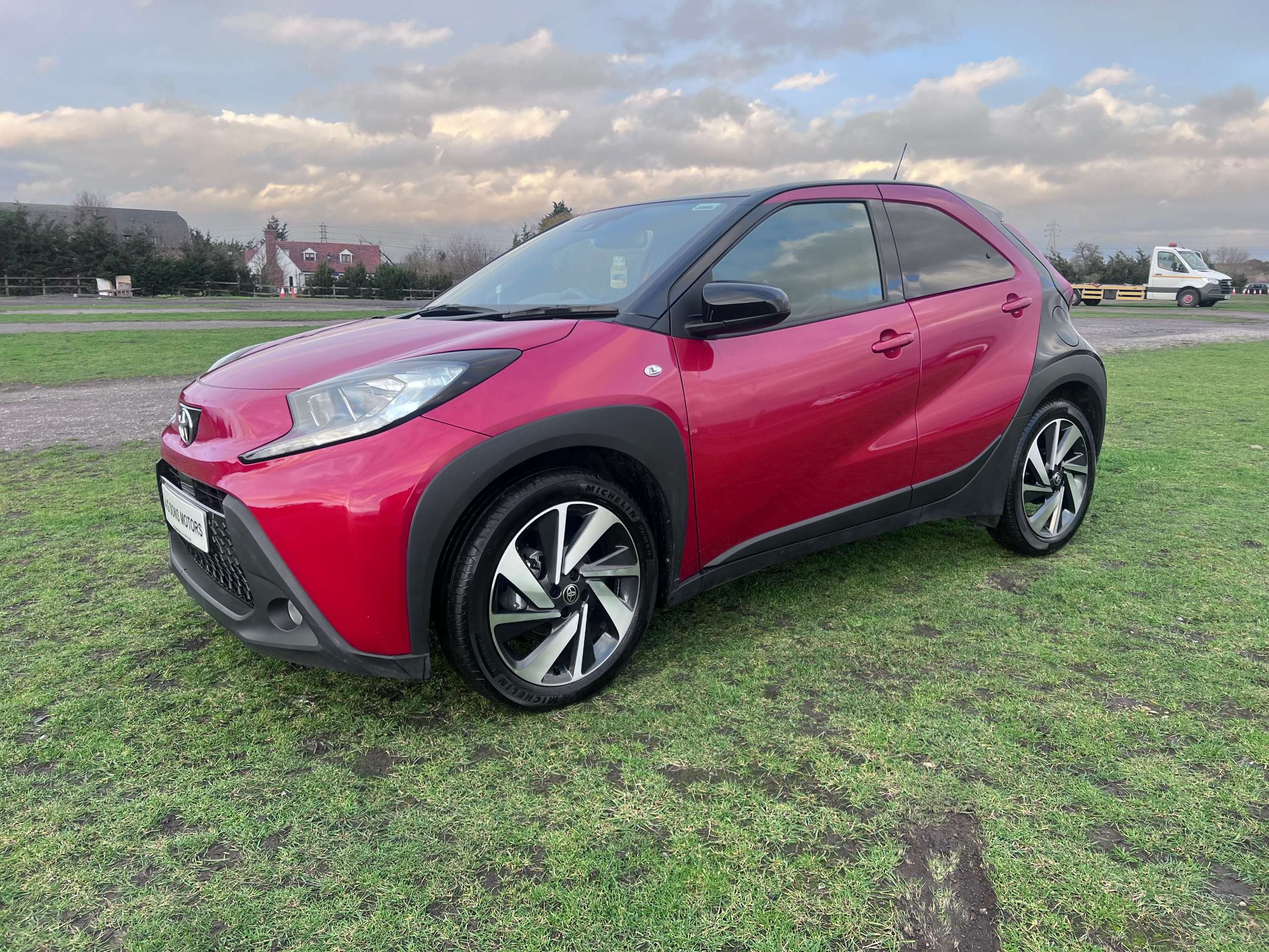 A 2025 TOYOTA AYGO X 1.0 VVT-i Edge Hatchback 5dr Petrol Manual Euro 6 (s/s) (72 ps) A 2025 TOYOTA AYGO X 1.0 VVT-i Edge Hatchback 5dr Petrol Manual Euro 6 (s/s) (72 ps)