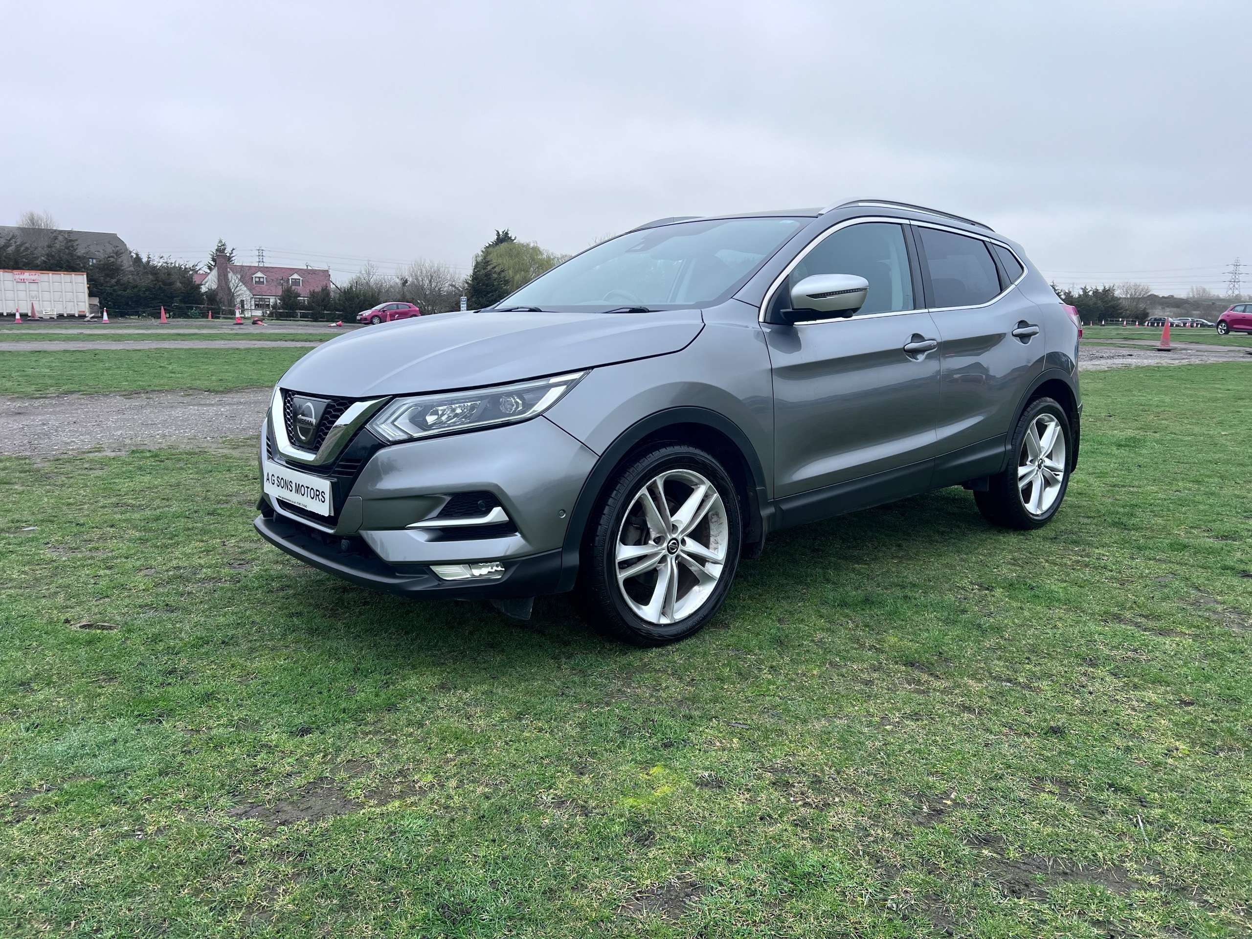 A 2019 NISSAN QASHQAI 1.3 DIG-T N-Motion SUV 5dr Petrol DCT Auto Euro 6 (s/s) (160 ps) A 2019 NISSAN QASHQAI 1.3 DIG-T N-Motion SUV 5dr Petrol DCT Auto Euro 6 (s/s) (160 ps)