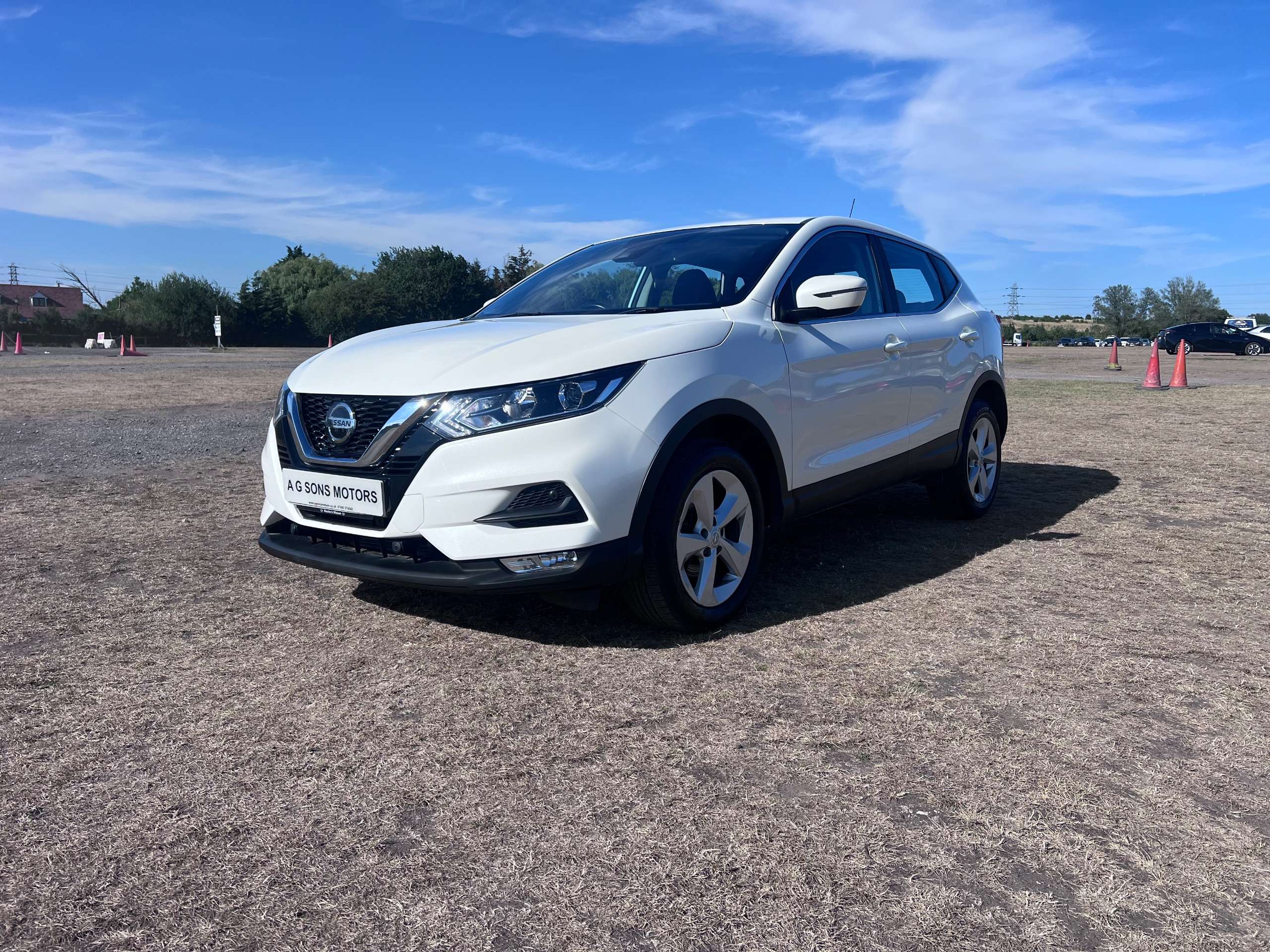 A 2018 NISSAN QASHQAI ACENTA DIG-T XTRONIC 5-Door A 2018 NISSAN QASHQAI ACENTA DIG-T XTRONIC 5-Door
