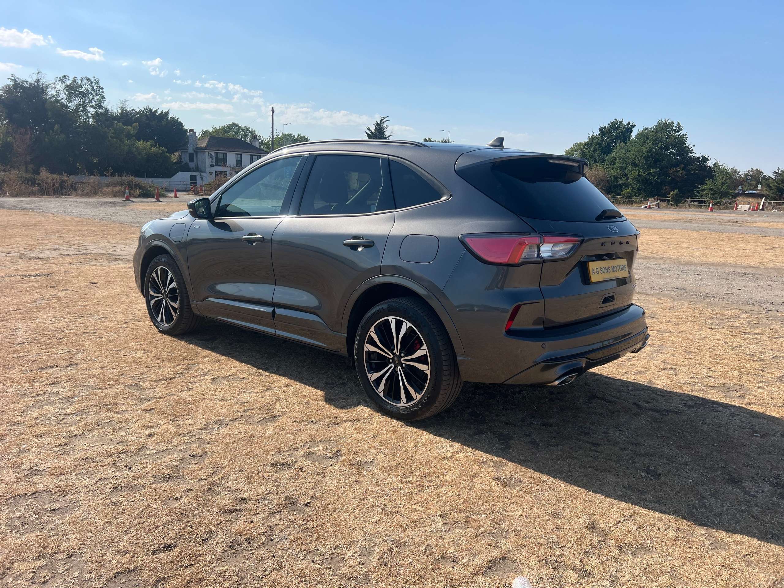 A 2024 FORD KUGA 2.5 Duratec 14.4kWh ST-Line Edition SUV 5dr Petrol Plug-in Hybrid CVT Euro 6 (s/s) (225 ps) A 2024 FORD KUGA 2.5 Duratec 14.4kWh ST-Line Edition SUV 5dr Petrol Plug-in Hybrid CVT Euro 6 (s/s) (225 ps)