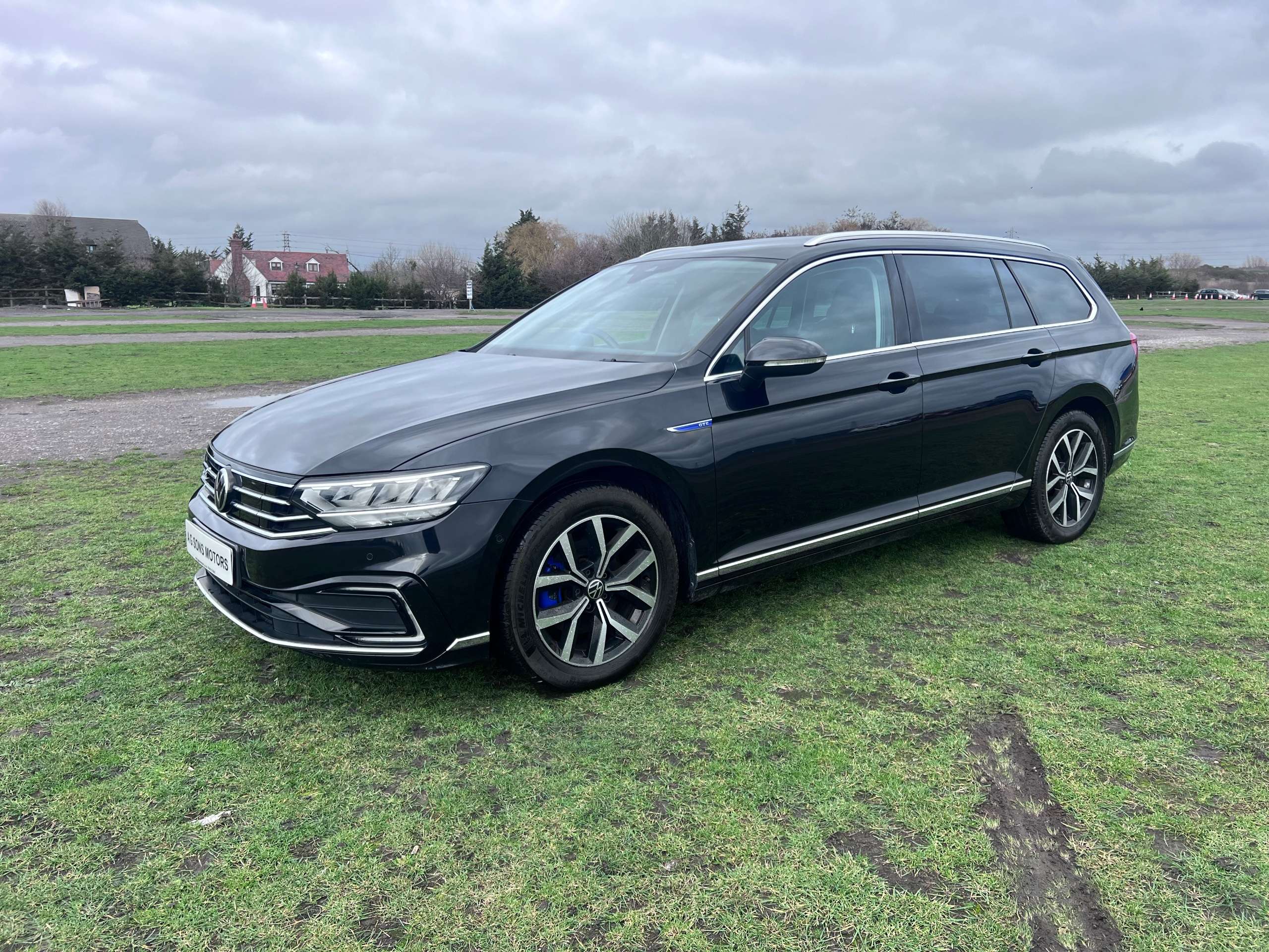 A 2020 VOLKSWAGEN PASSAT 1.4 TSI 13kWh GTE Estate 5dr Petrol Plug-in Hybrid DSG Euro 6 (s/s) (218 ps) A 2020 VOLKSWAGEN PASSAT 1.4 TSI 13kWh GTE Estate 5dr Petrol Plug-in Hybrid DSG Euro 6 (s/s) (218 ps)