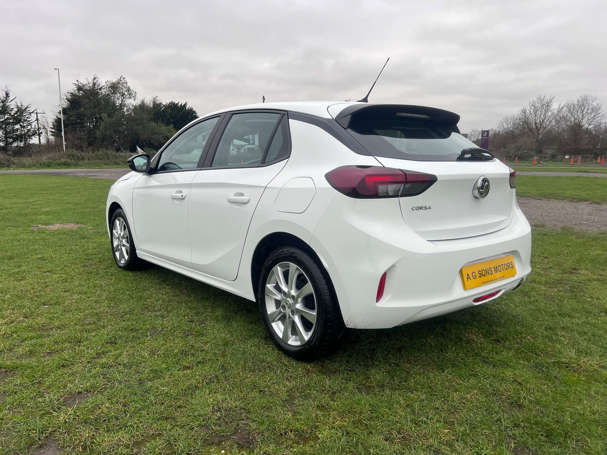 A 2023 VAUXHALL CORSA DESIGN 5-Door A 2023 VAUXHALL CORSA DESIGN 5-Door