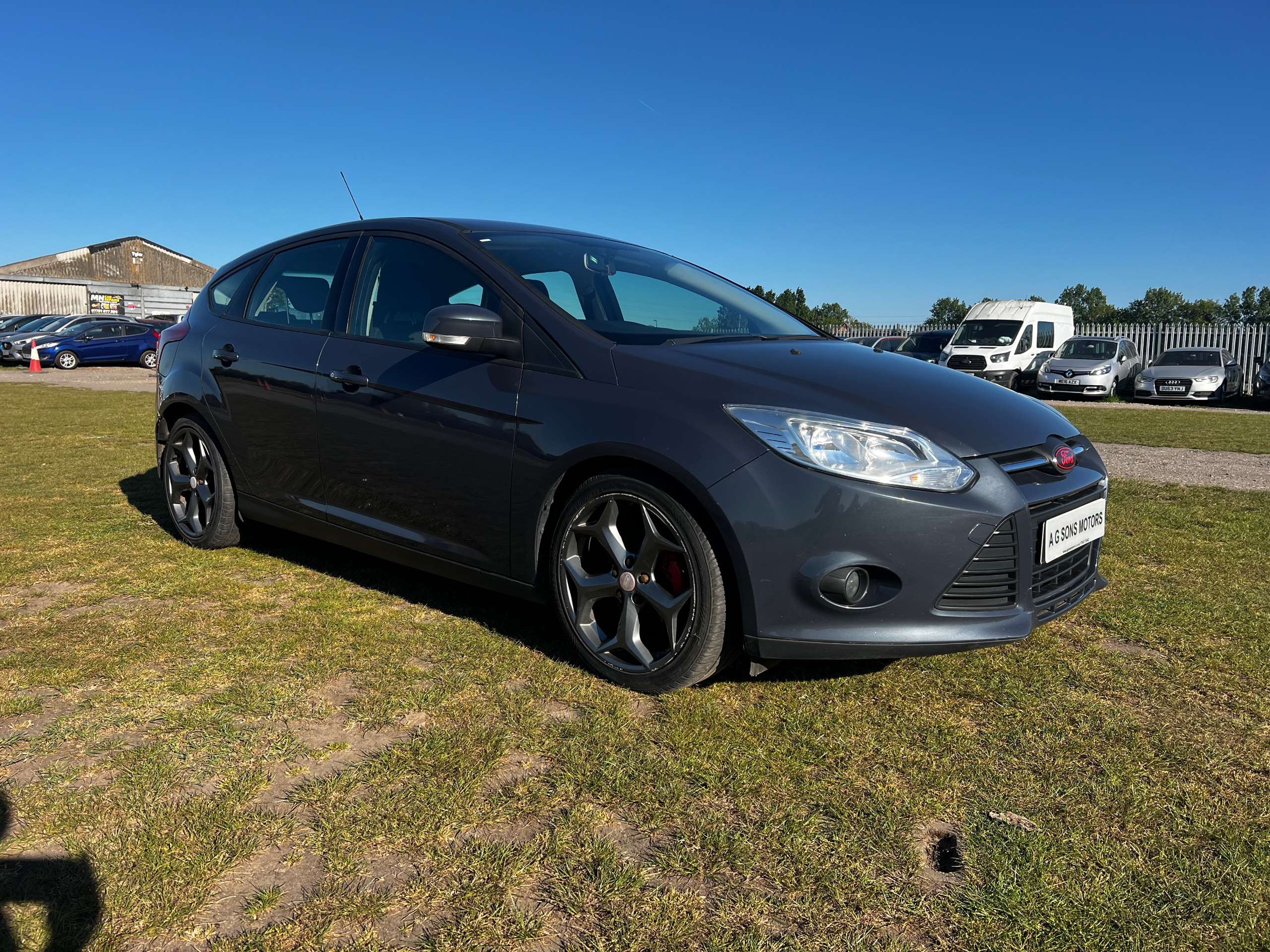 A 2015 FORD FOCUS 1.6 TDCi Edge Hatchback 5dr Diesel Manual Euro 5 (s/s) (115 ps) A 2015 FORD FOCUS 1.6 TDCi Edge Hatchback 5dr Diesel Manual Euro 5 (s/s) (115 ps)