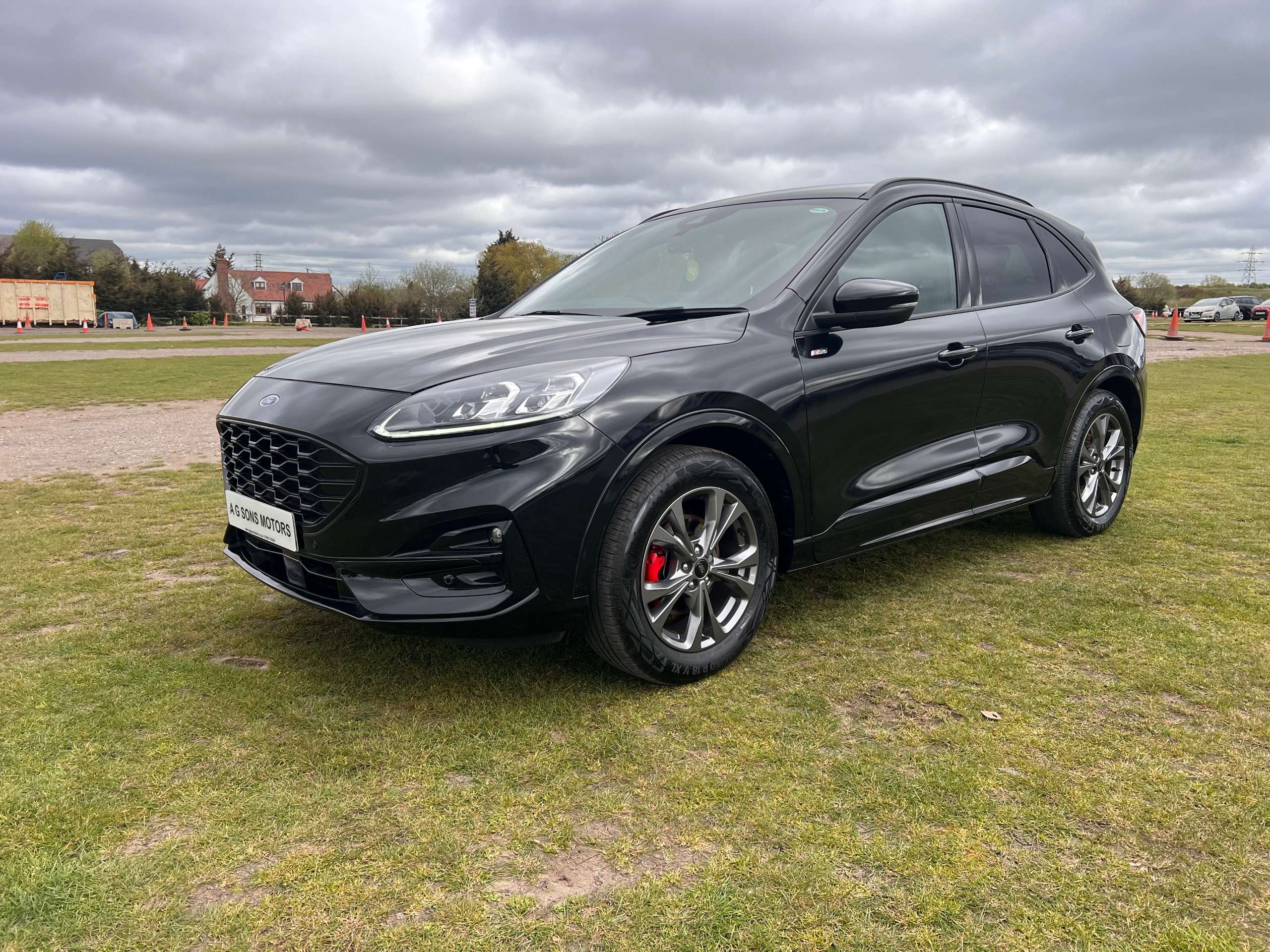 A 2023 FORD KUGA 2.5h Duratec ST-Line Edition SUV 5dr Petrol Hybrid CVT Euro 6 (s/s) (190 ps) A 2023 FORD KUGA 2.5h Duratec ST-Line Edition SUV 5dr Petrol Hybrid CVT Euro 6 (s/s) (190 ps)