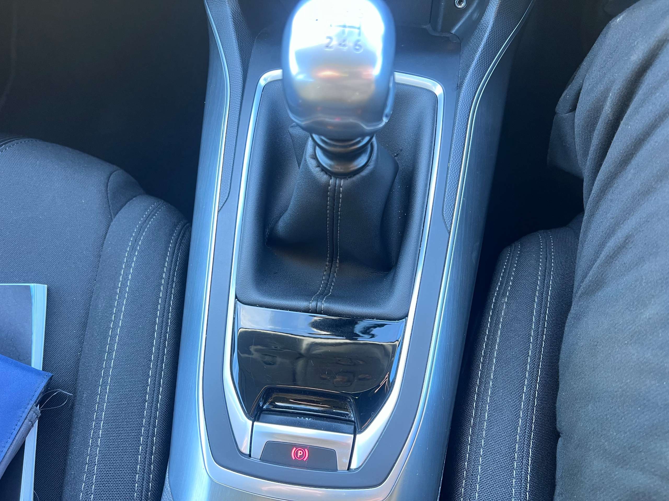 2014 PEUGEOT 308 2014 PEUGEOT 308