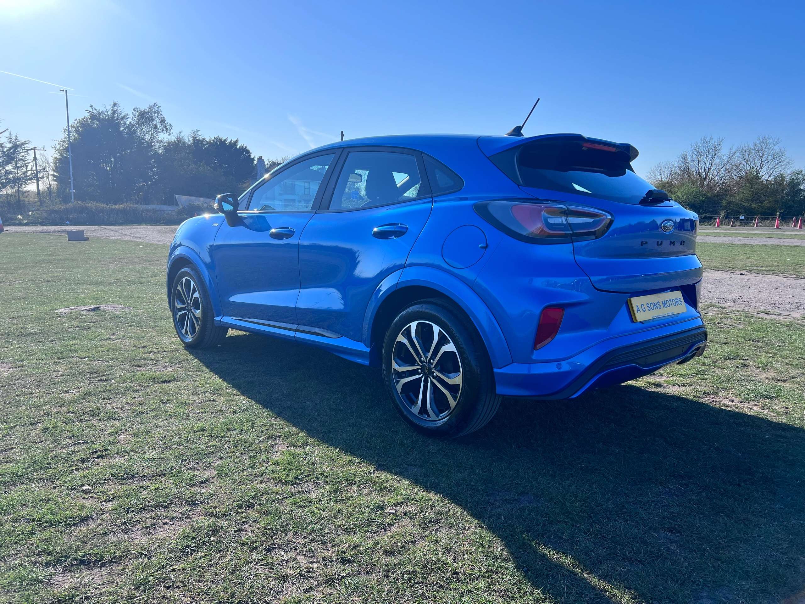 A 2024 FORD PUMA ST-LINE MHEV 5-Door A 2024 FORD PUMA ST-LINE MHEV 5-Door