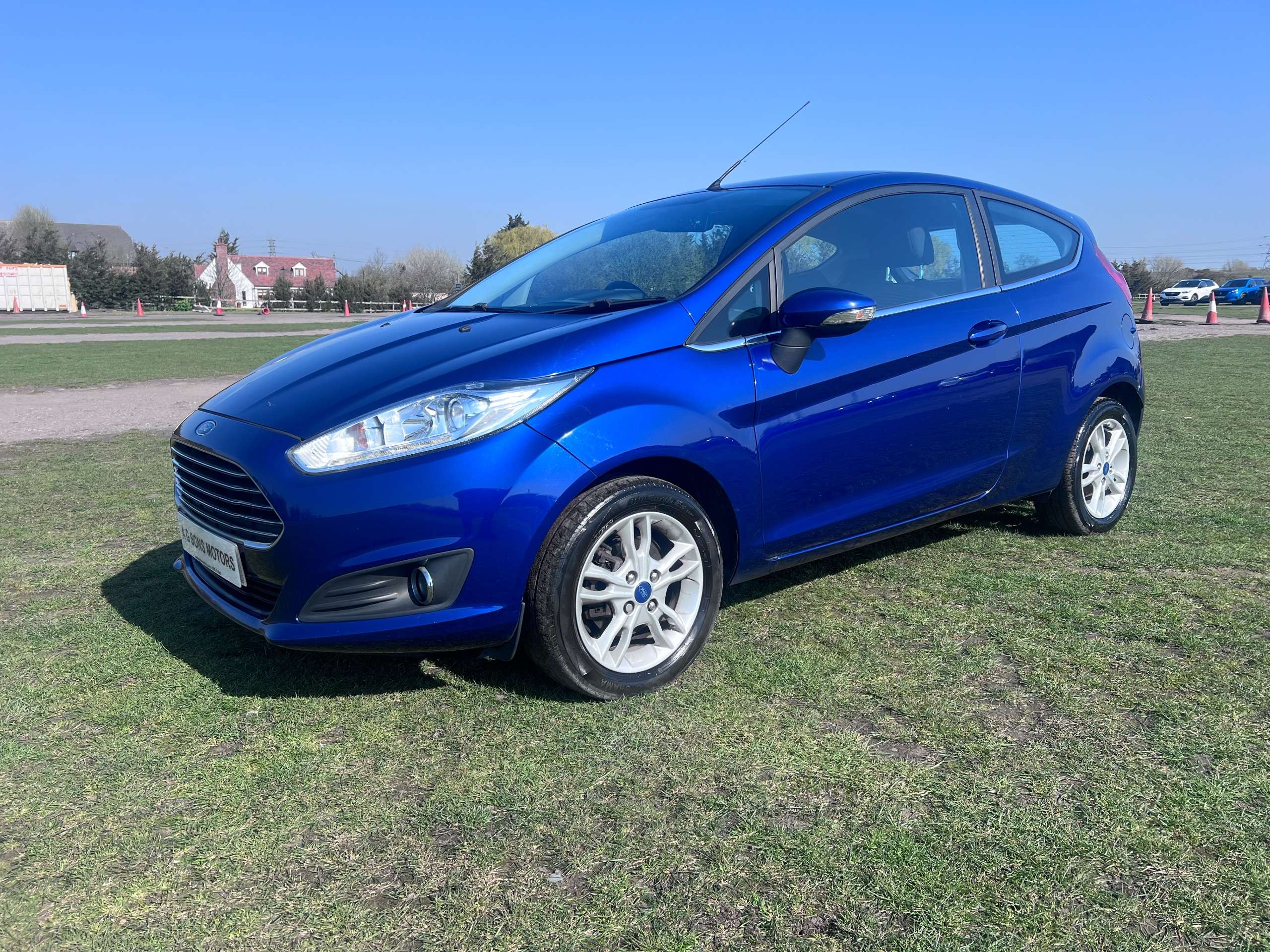 A 2016 FORD FIESTA 1.25 Zetec Hatchback 3dr Petrol Manual Euro 6 (82 ps) A 2016 FORD FIESTA 1.25 Zetec Hatchback 3dr Petrol Manual Euro 6 (82 ps)