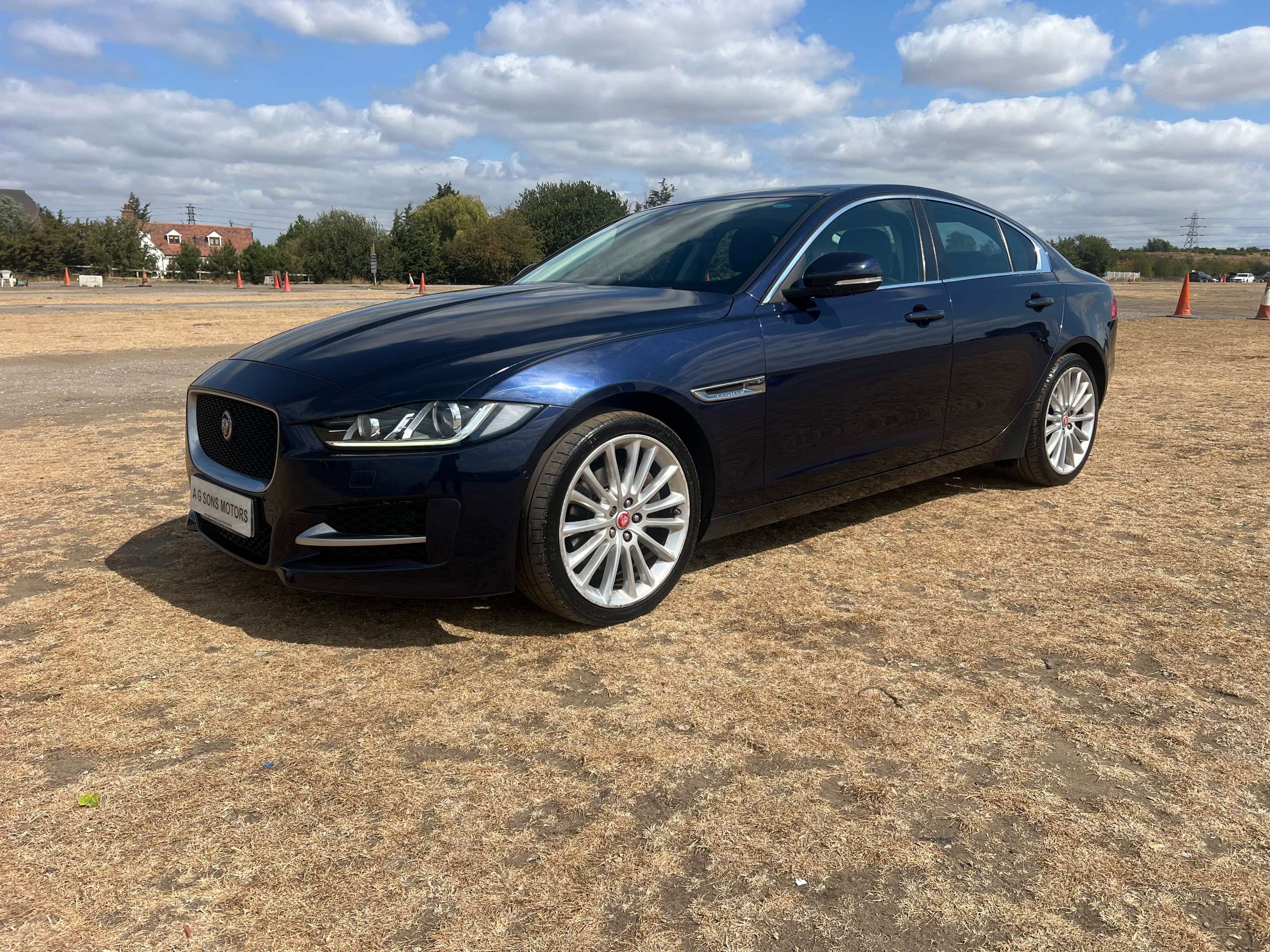 A 2017 JAGUAR XE D PORTFOLIO AWD A 2017 JAGUAR XE D PORTFOLIO AWD