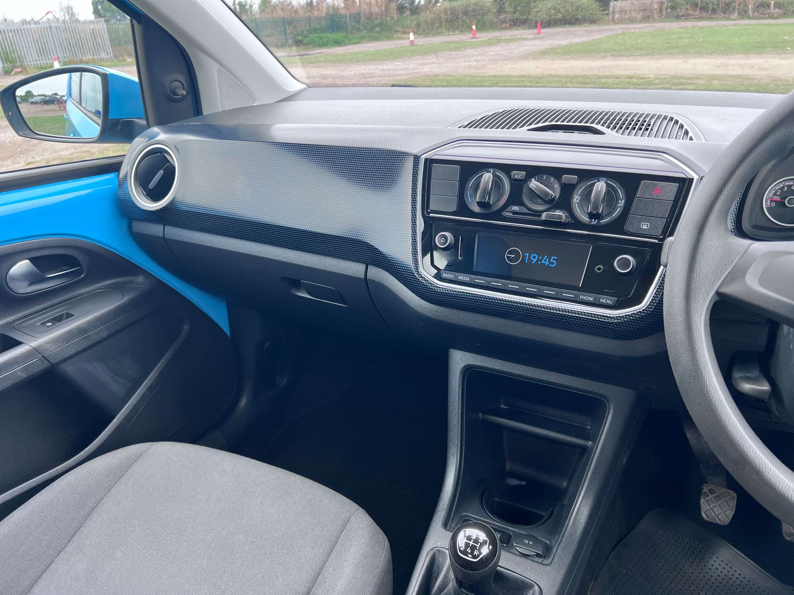 2017 VOLKSWAGEN MOVE UP 2017 VOLKSWAGEN MOVE UP