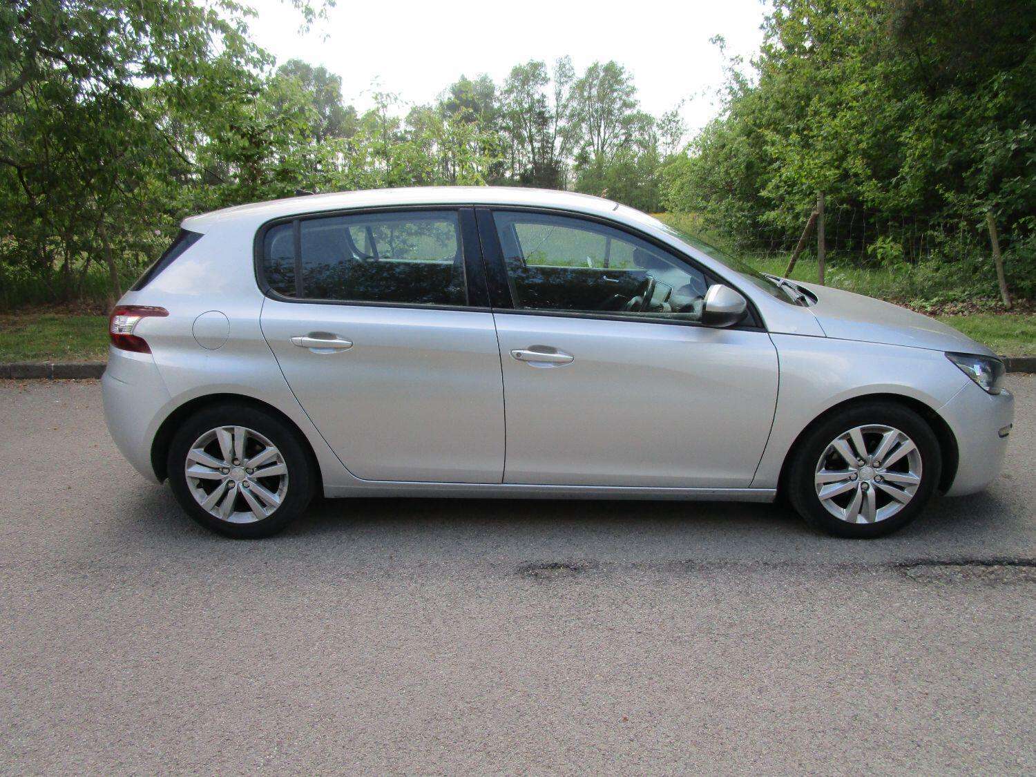 A 2014 PEUGEOT 308 1.6 HDi Active, SAT NAV, Great Service history A 2014 PEUGEOT 308 1.6 HDi Active, SAT NAV, Great Service history