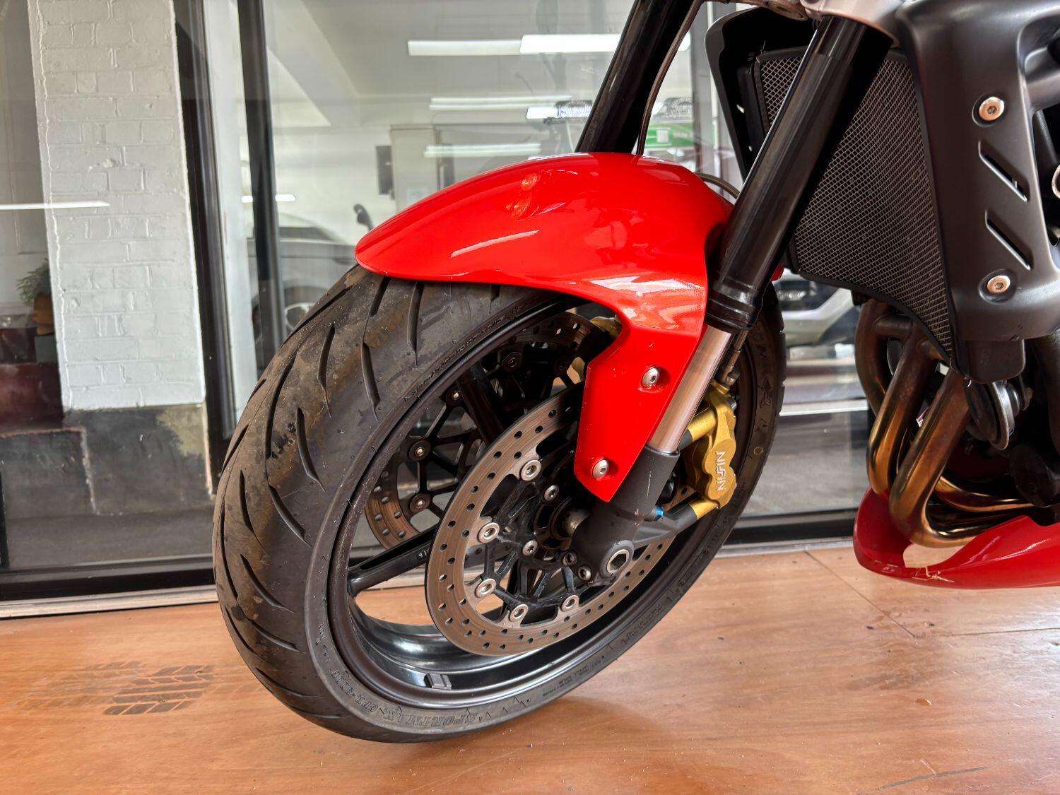 2009 TRIUMPH STREET TRIPLE 675 2009 TRIUMPH STREET TRIPLE 675