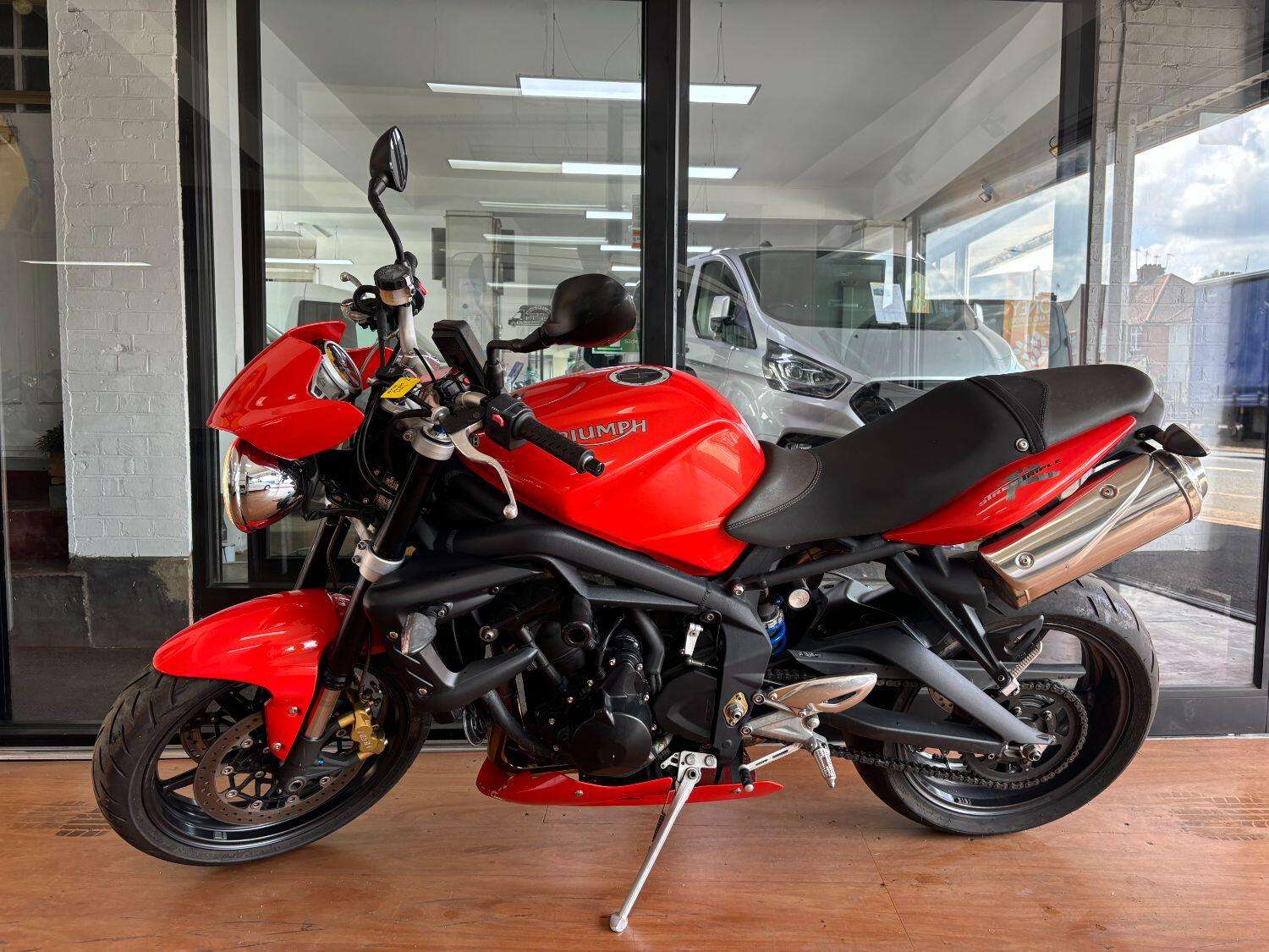 2009 TRIUMPH STREET TRIPLE 675 2009 TRIUMPH STREET TRIPLE 675