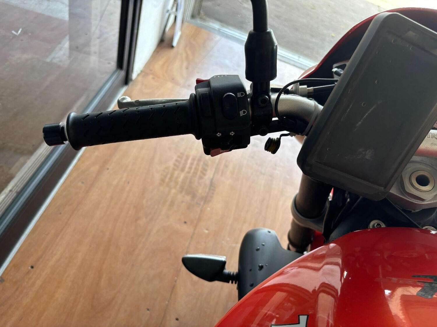 2009 TRIUMPH STREET TRIPLE 675 2009 TRIUMPH STREET TRIPLE 675