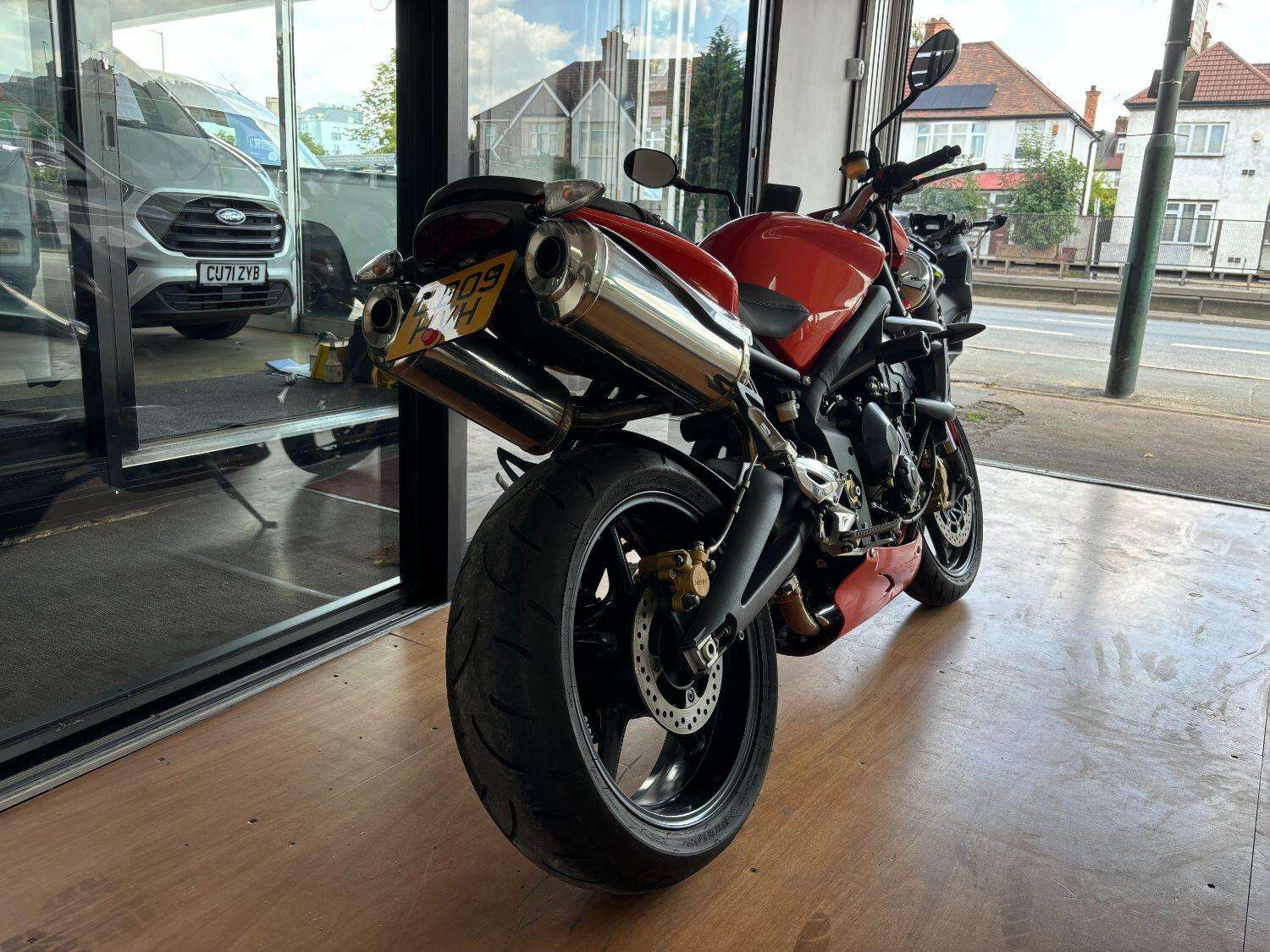 2009 TRIUMPH STREET TRIPLE 675 2009 TRIUMPH STREET TRIPLE 675